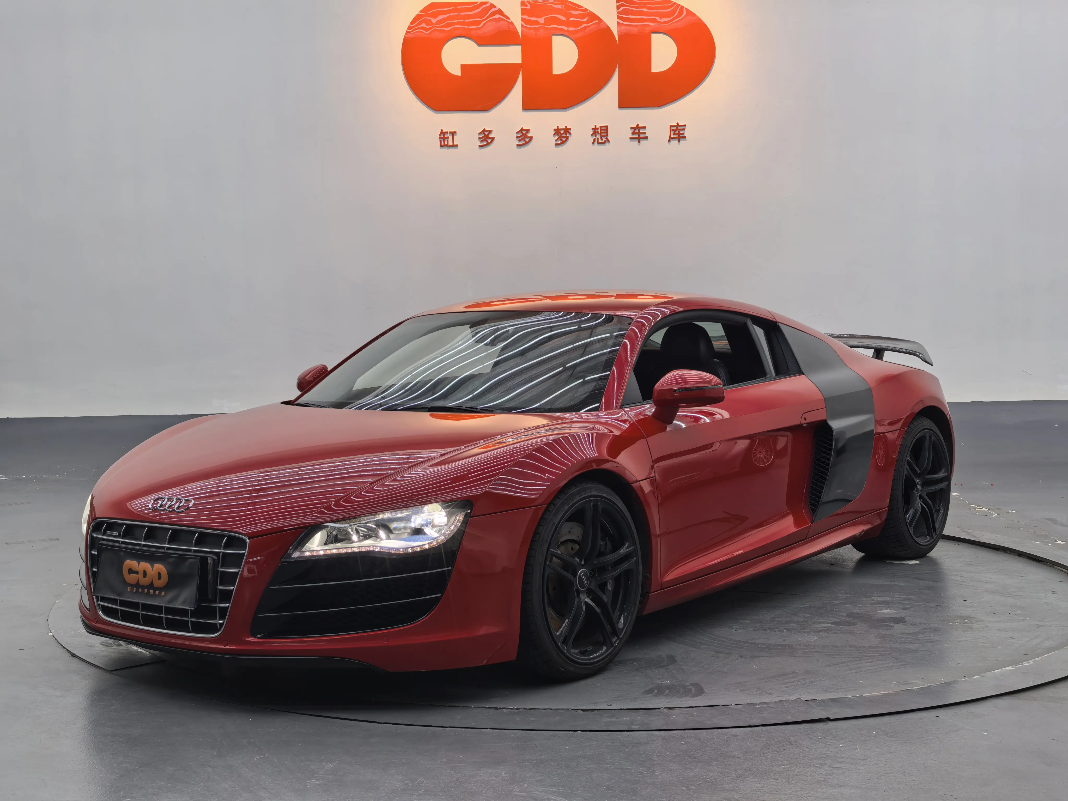 Audi R8