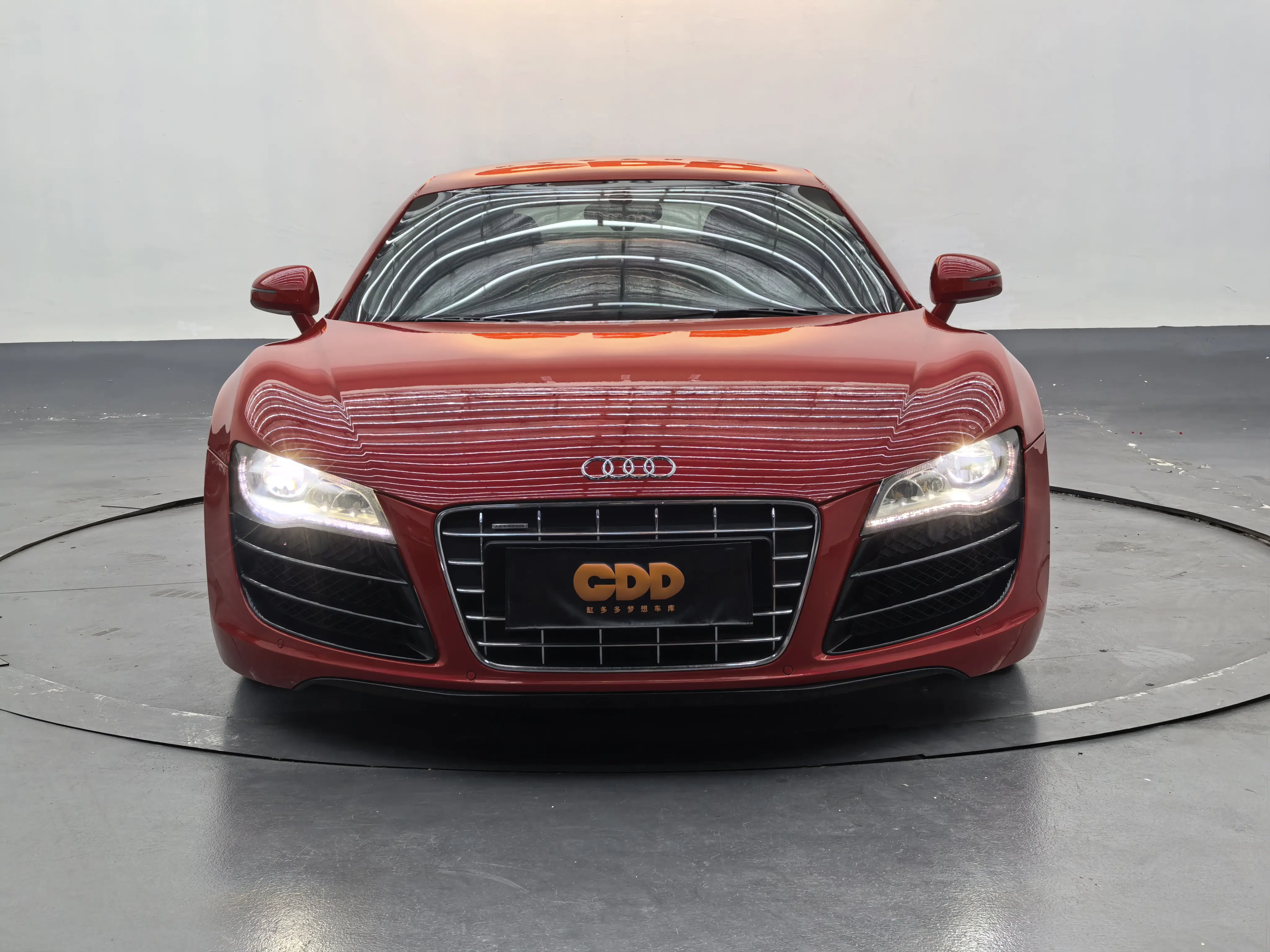 Audi R8