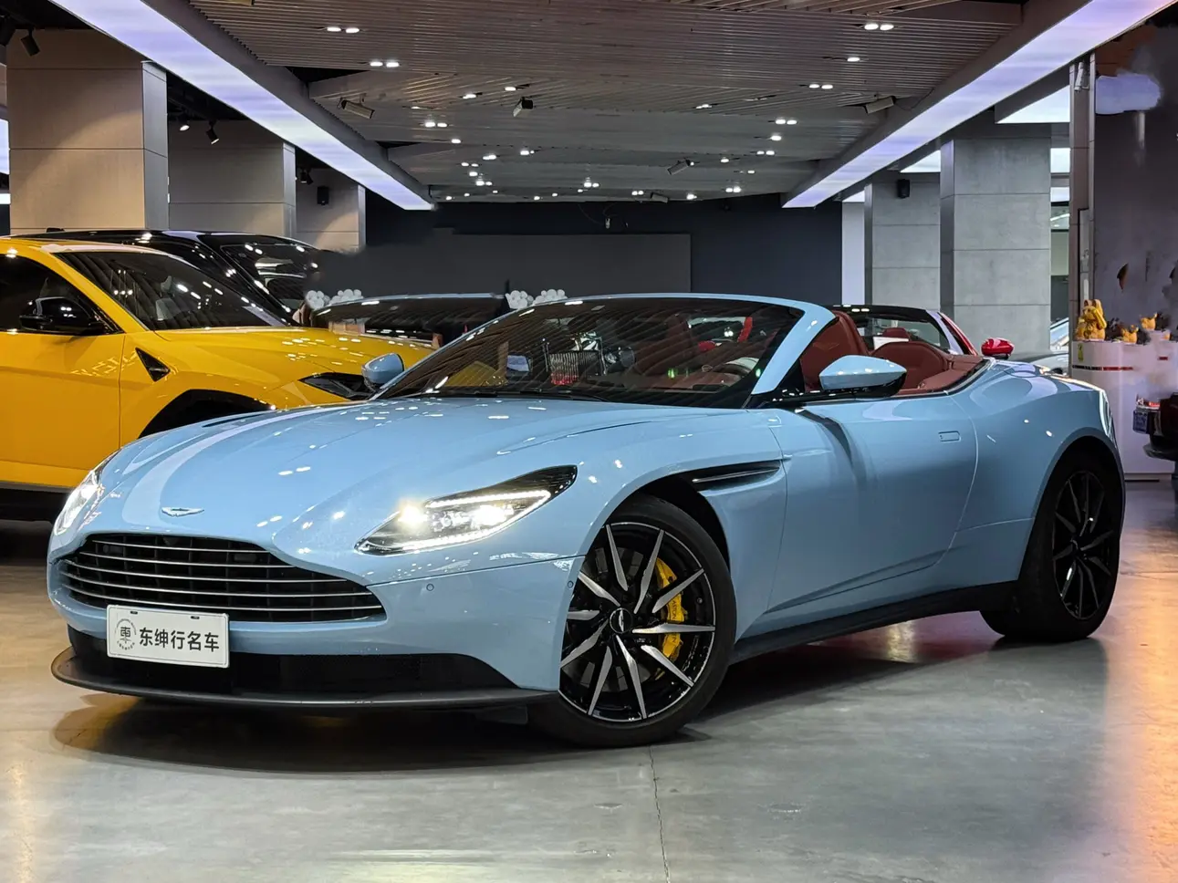 Aston Martin DB11