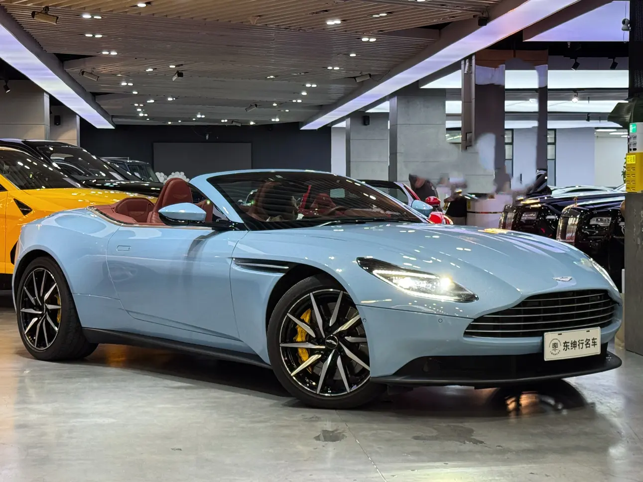 Aston Martin DB11