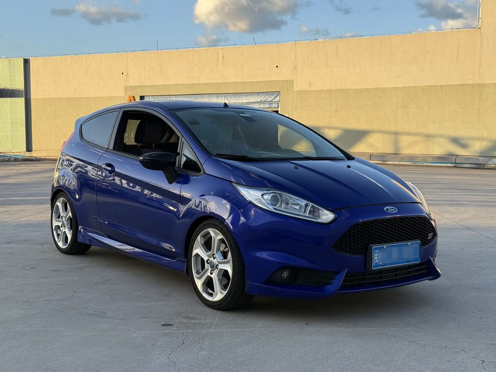 Ford Carnival (imported)