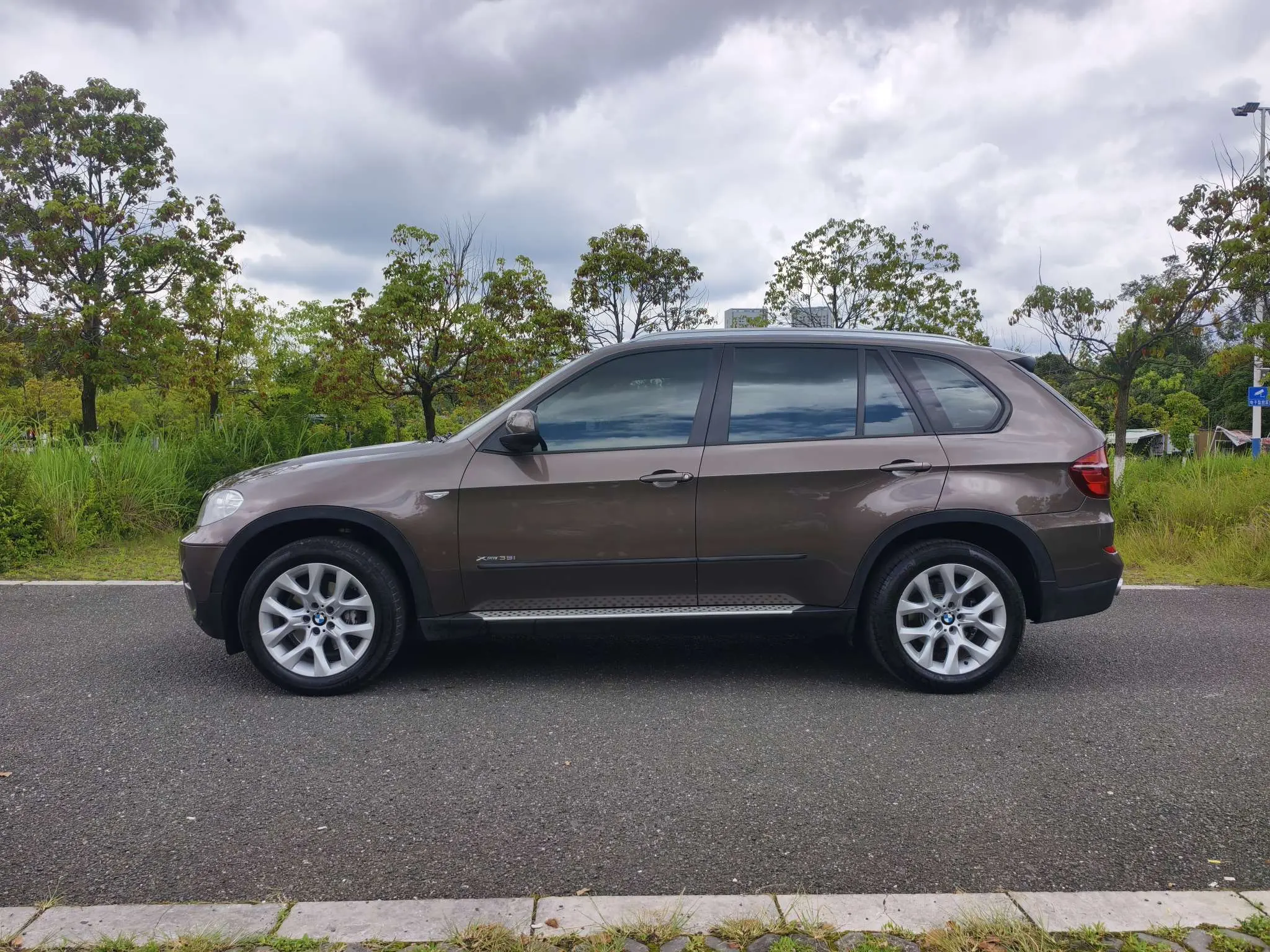 BMW X5 (imported)