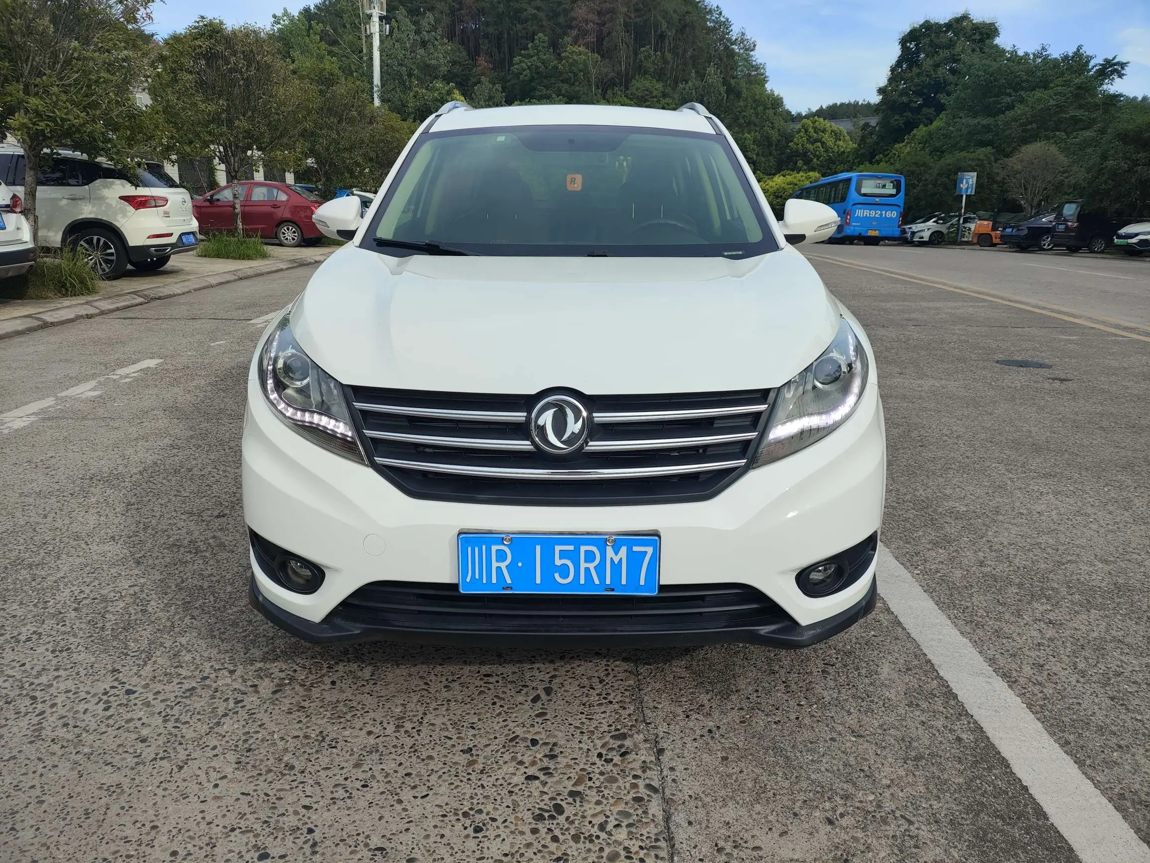 Dongfeng Fengon 580  из Китая