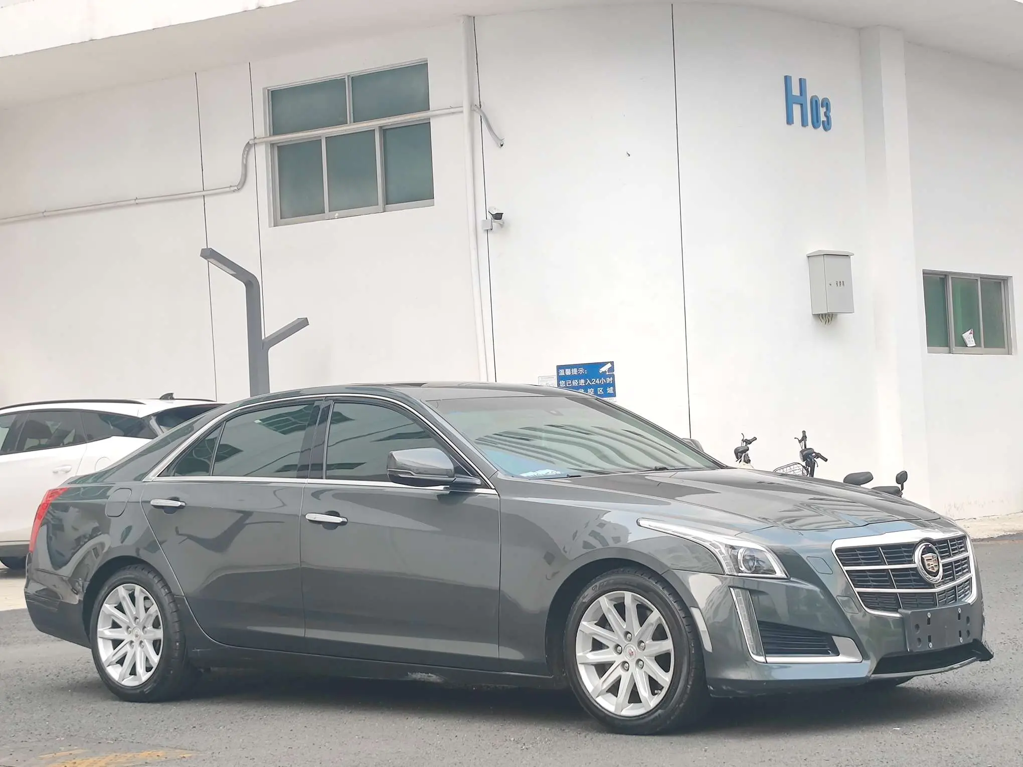 Cadillac CTS (imported)