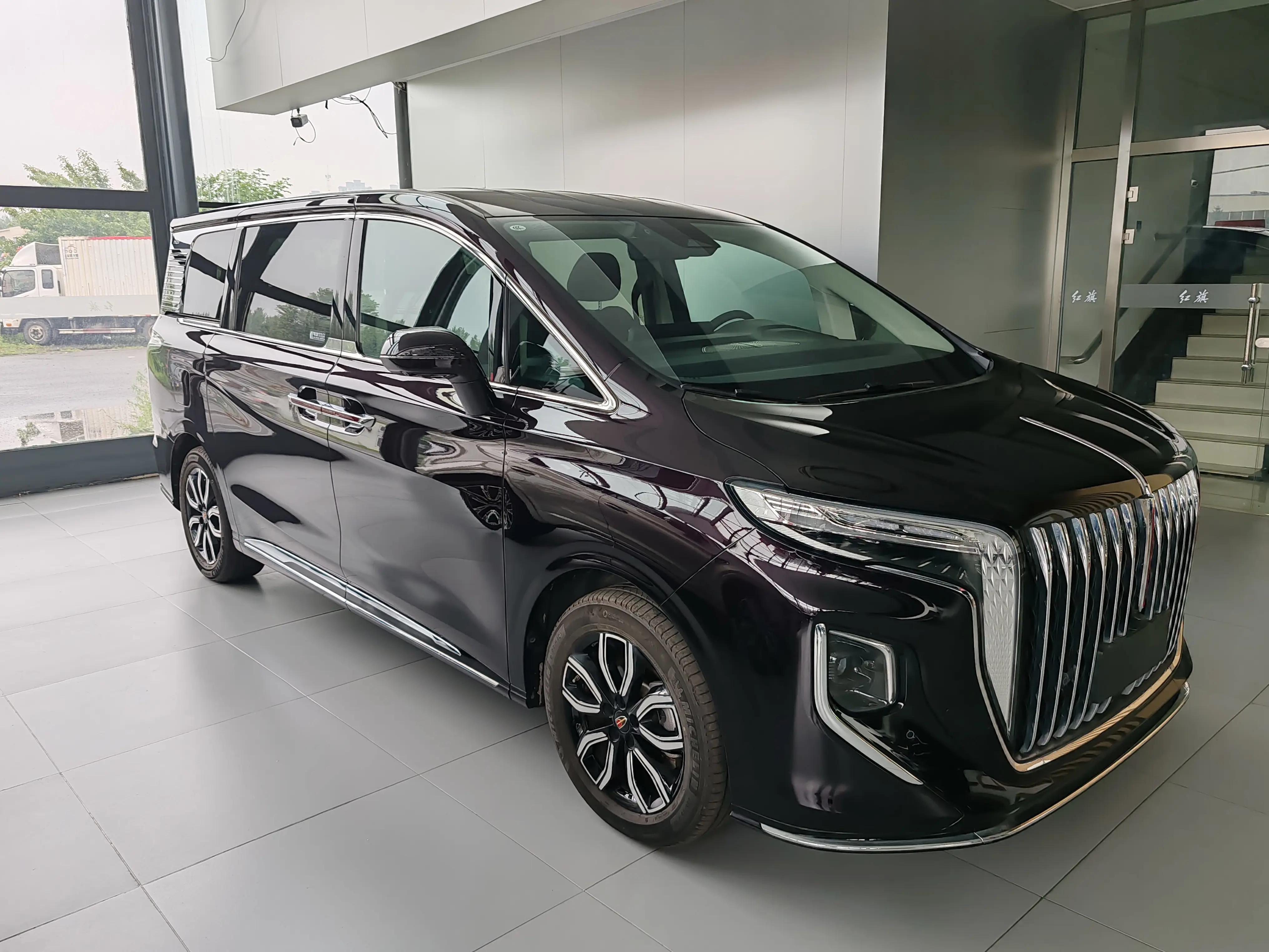 Hongqi HQ9