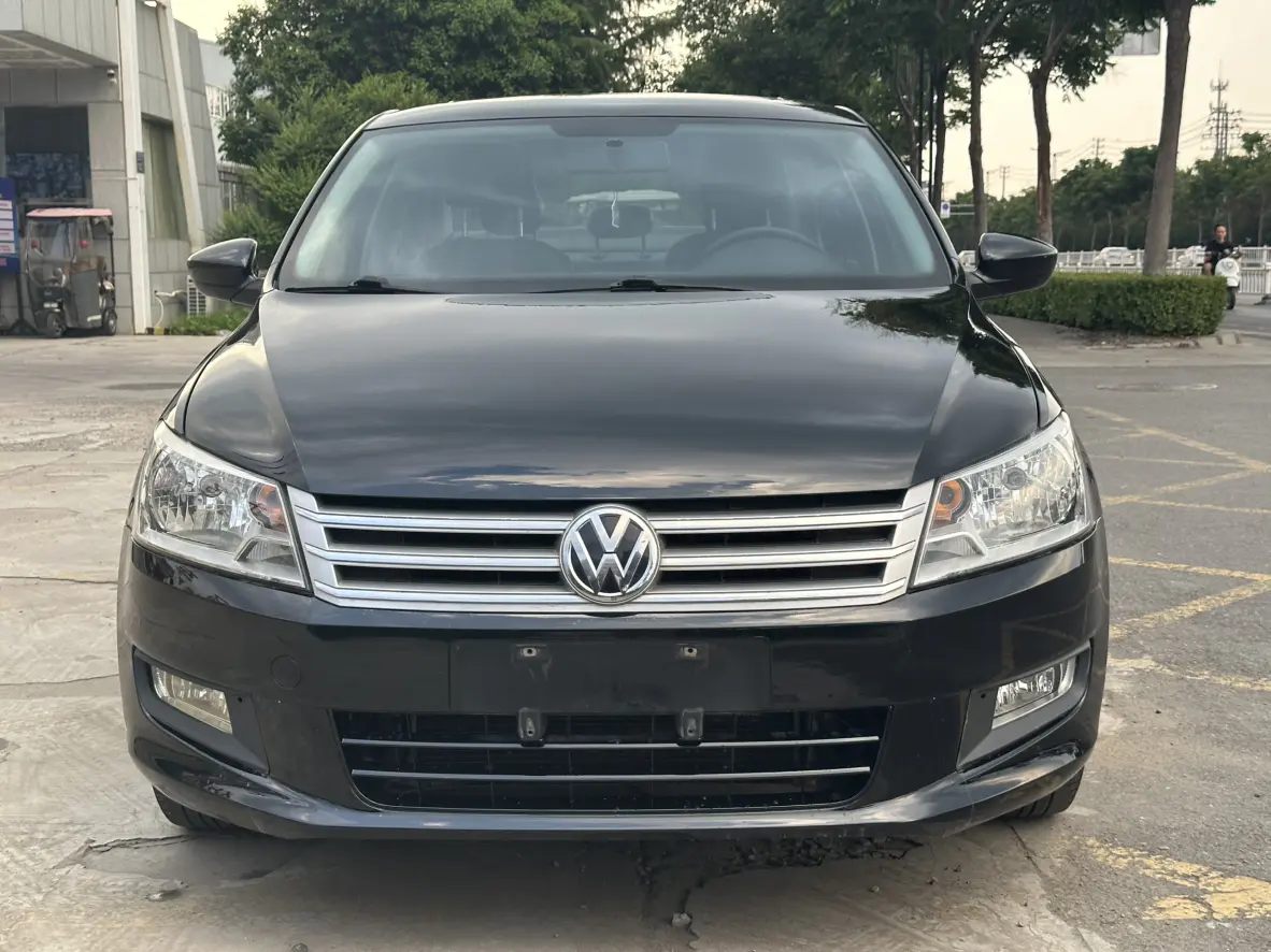 Volkswagen Santana  из Китая