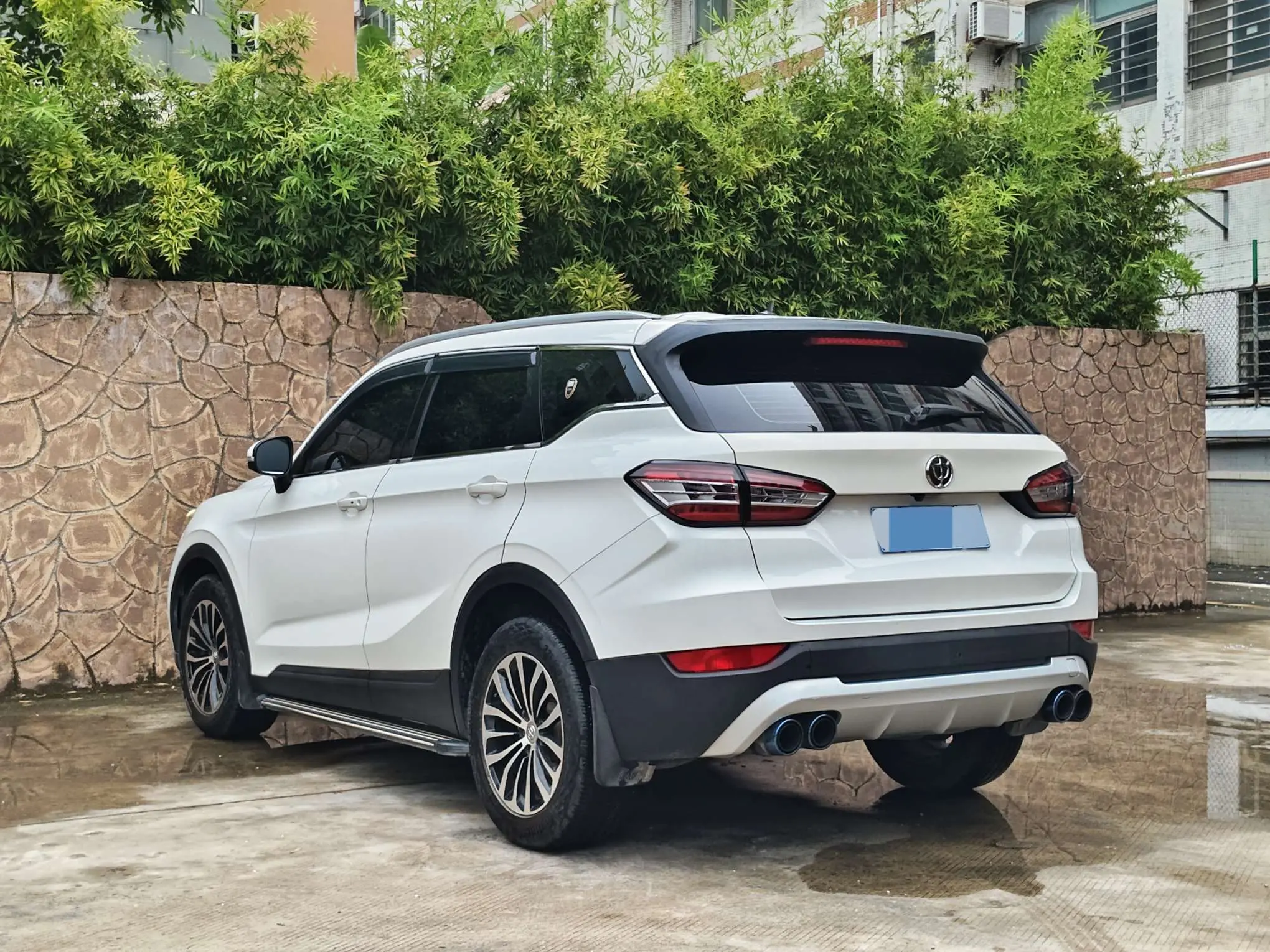 Brilliance Zhonghua V6