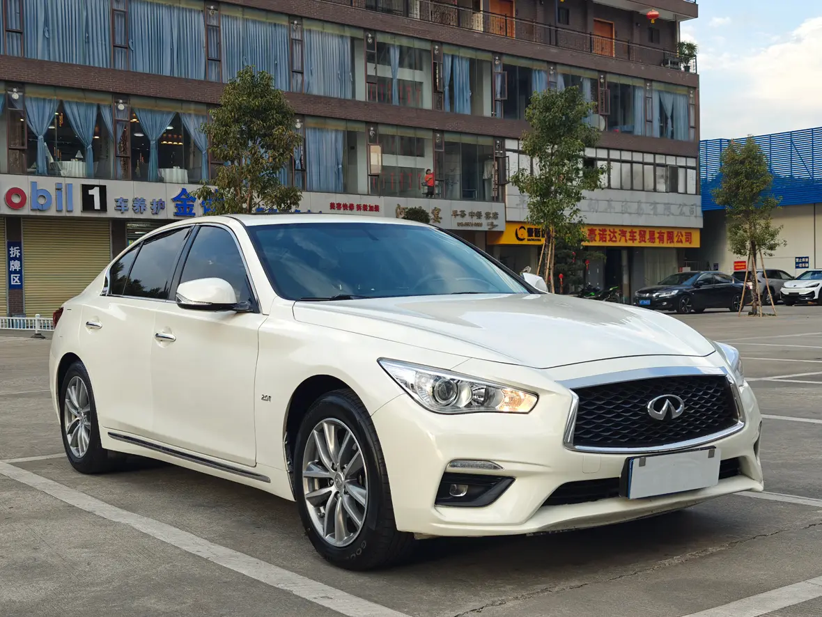 Infiniti Q50L