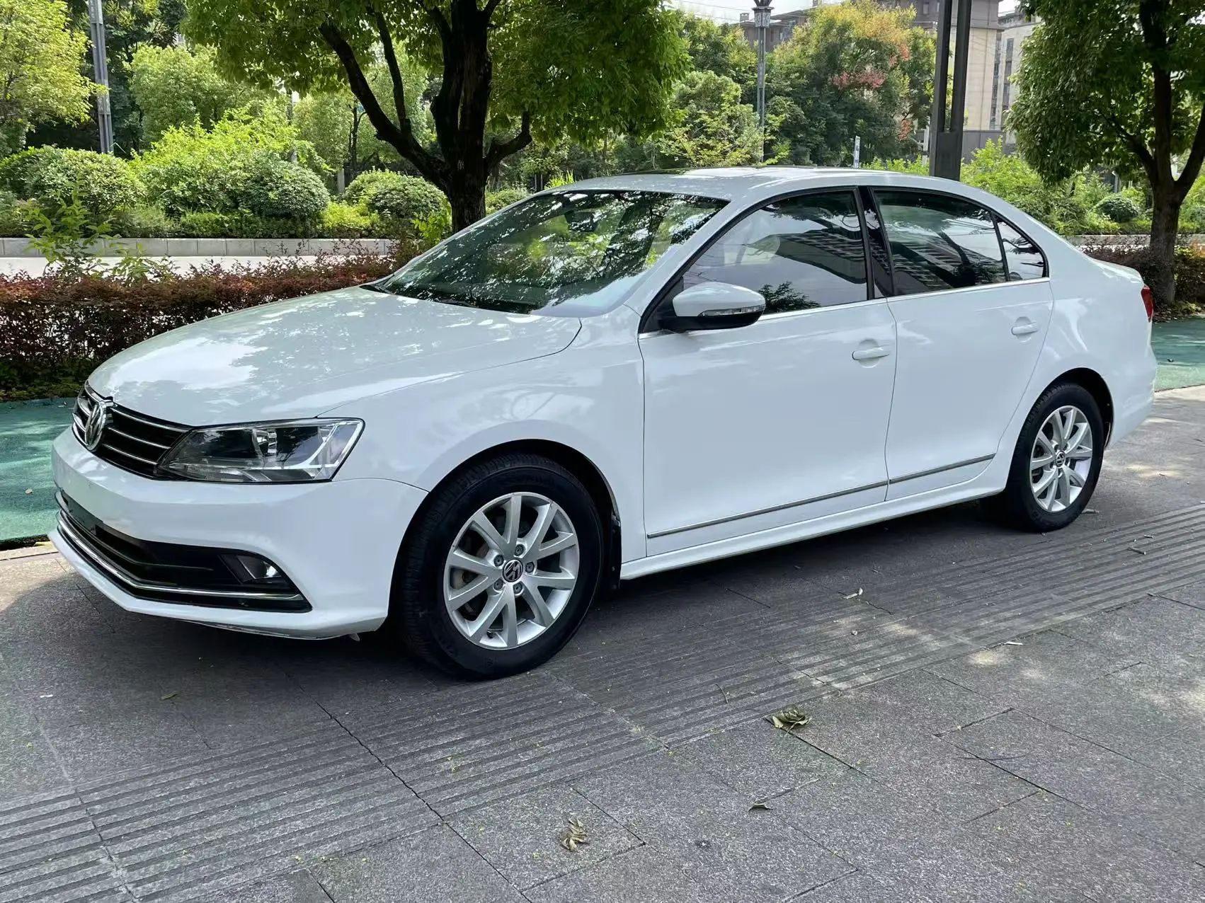 Volkswagen Sagitar  из Китая