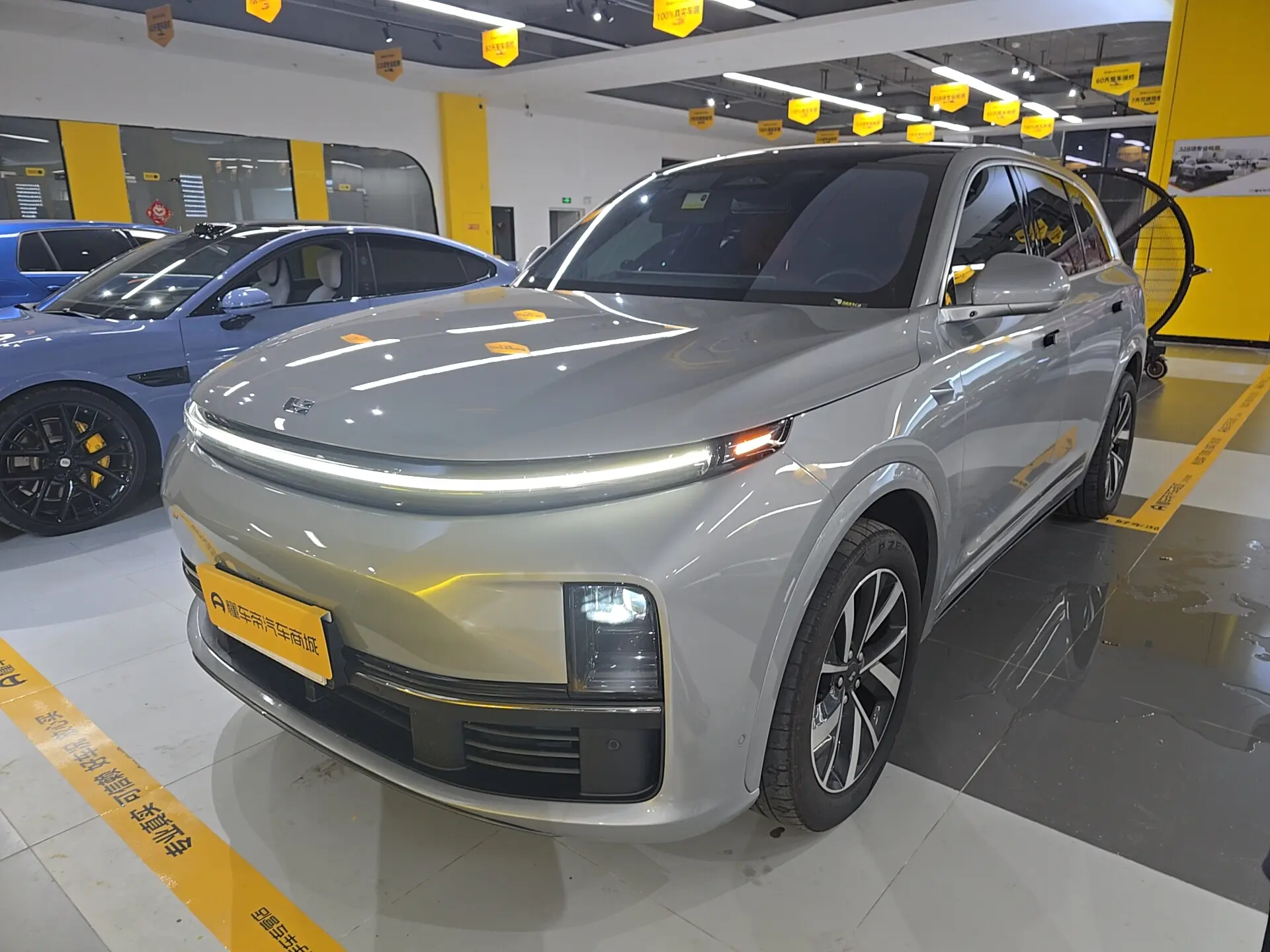 Li Ideal L7  из Китая