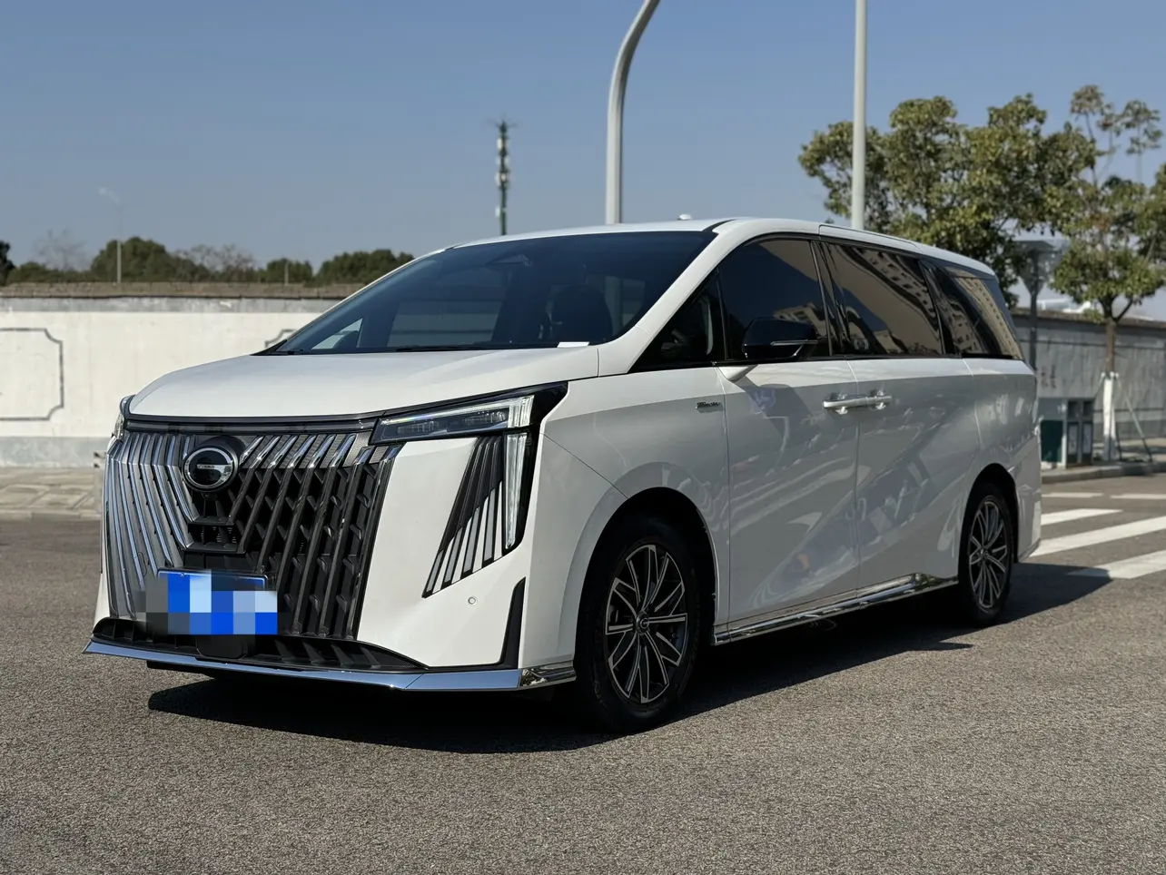 GAC Trumpchi M8  из Китая