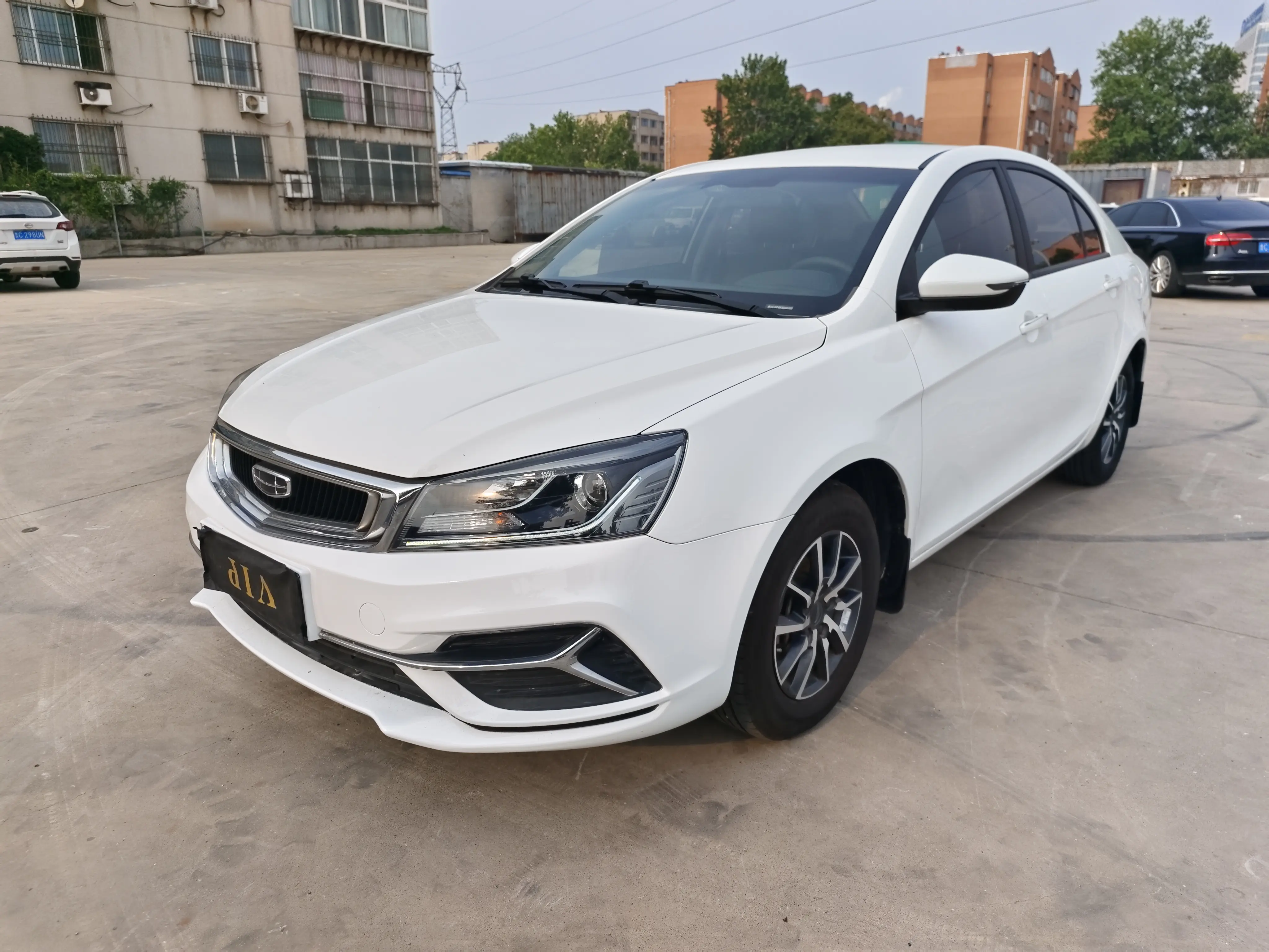 Geely Emgrand  из Китая
