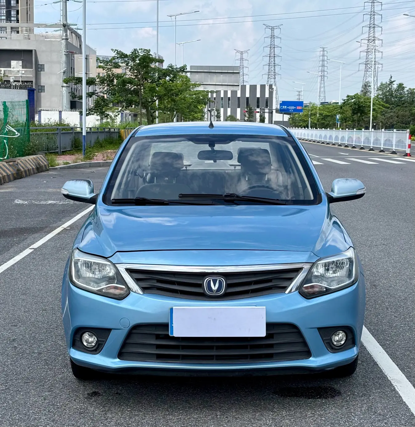Changan Yuexiang V3  из Китая