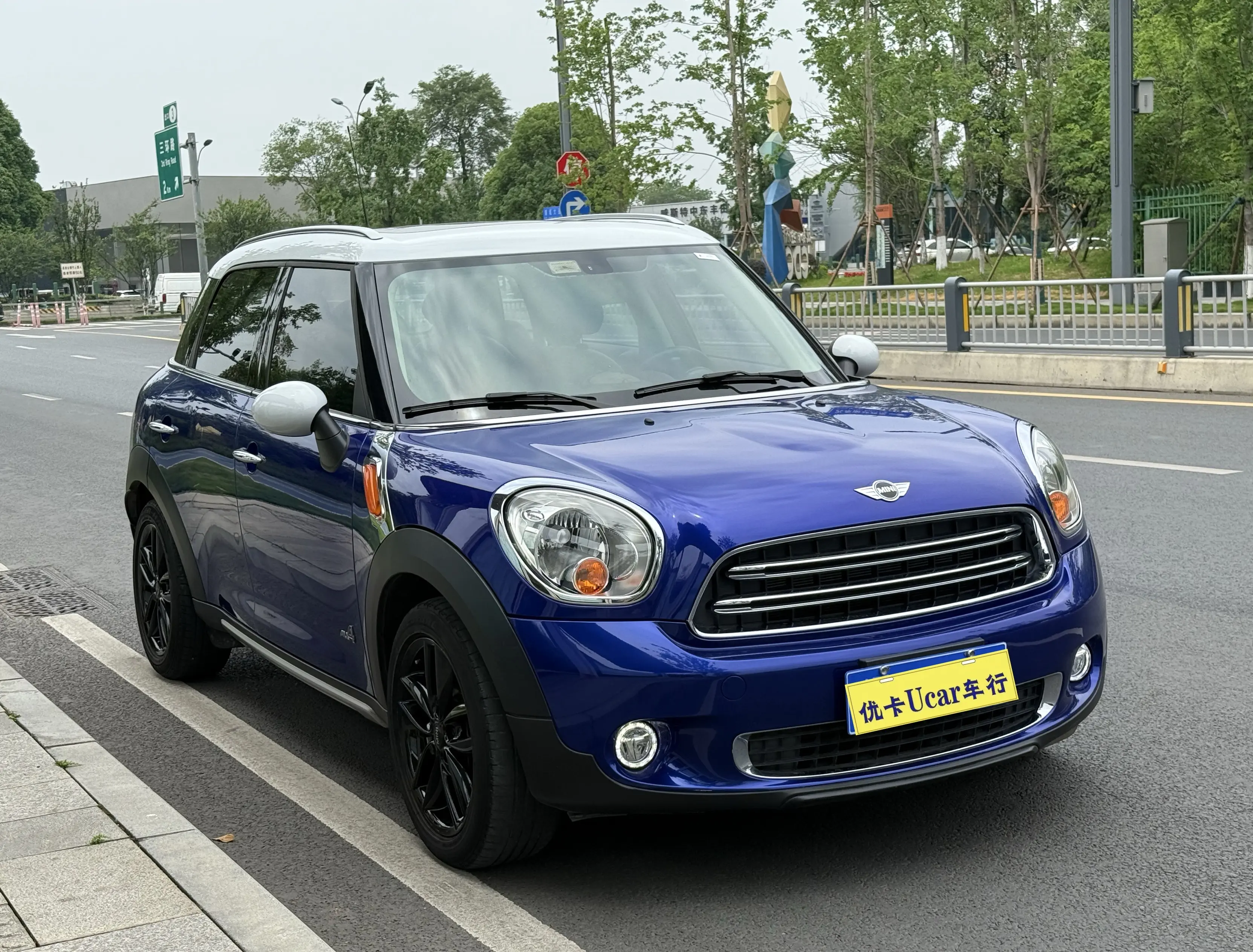 MINI COUNTRYMAN