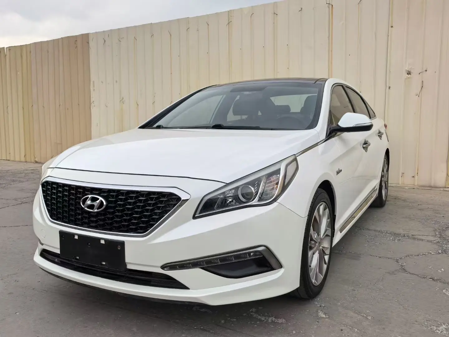 Hyundai Sonata nine