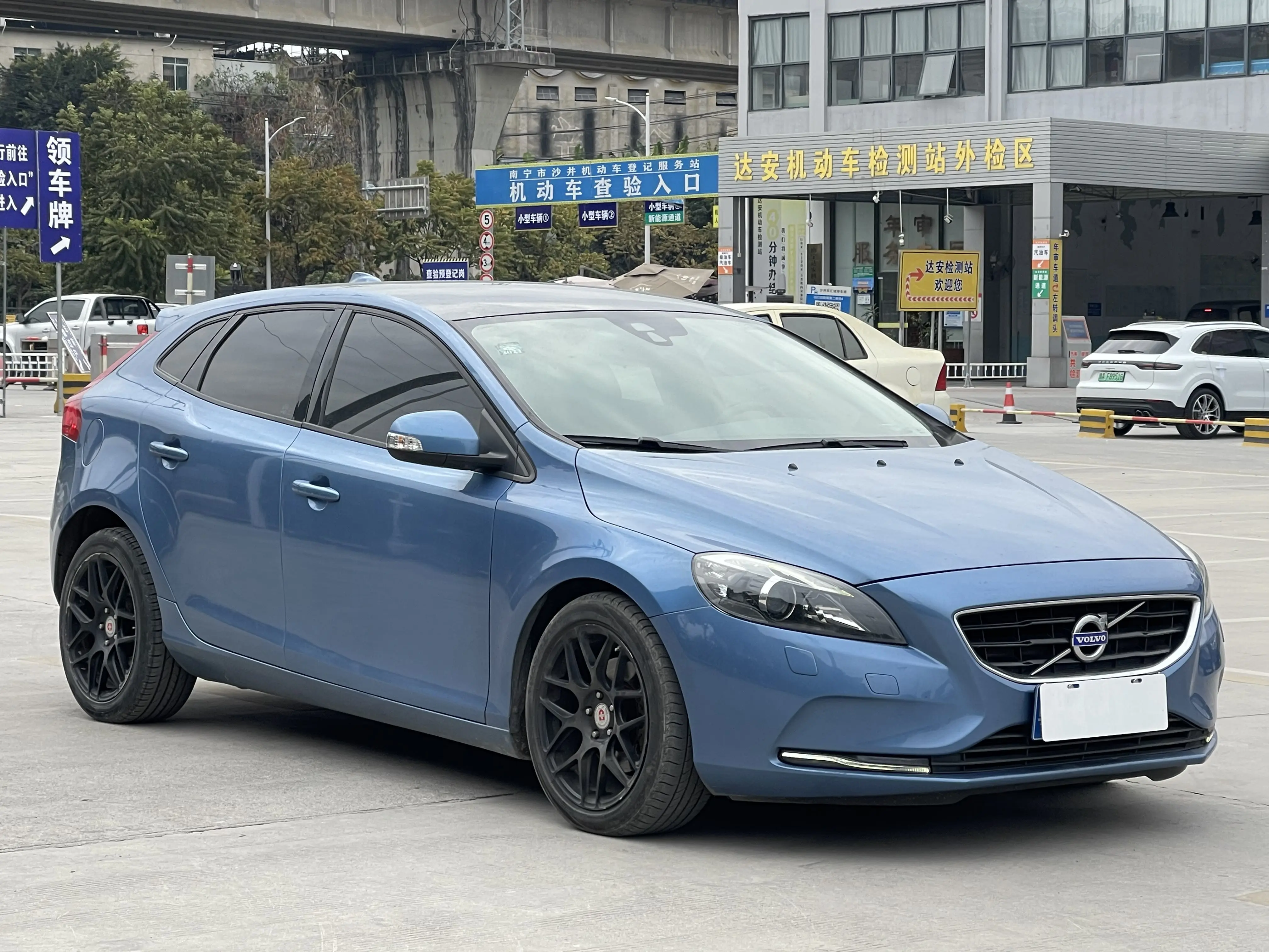 Volvo V40