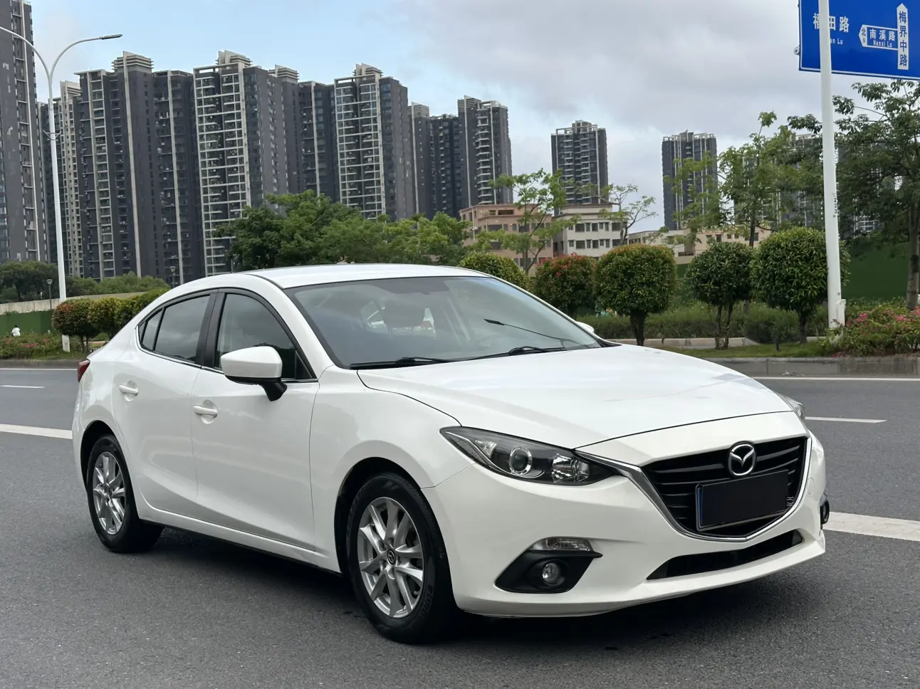 Mazda 3 Angkesela