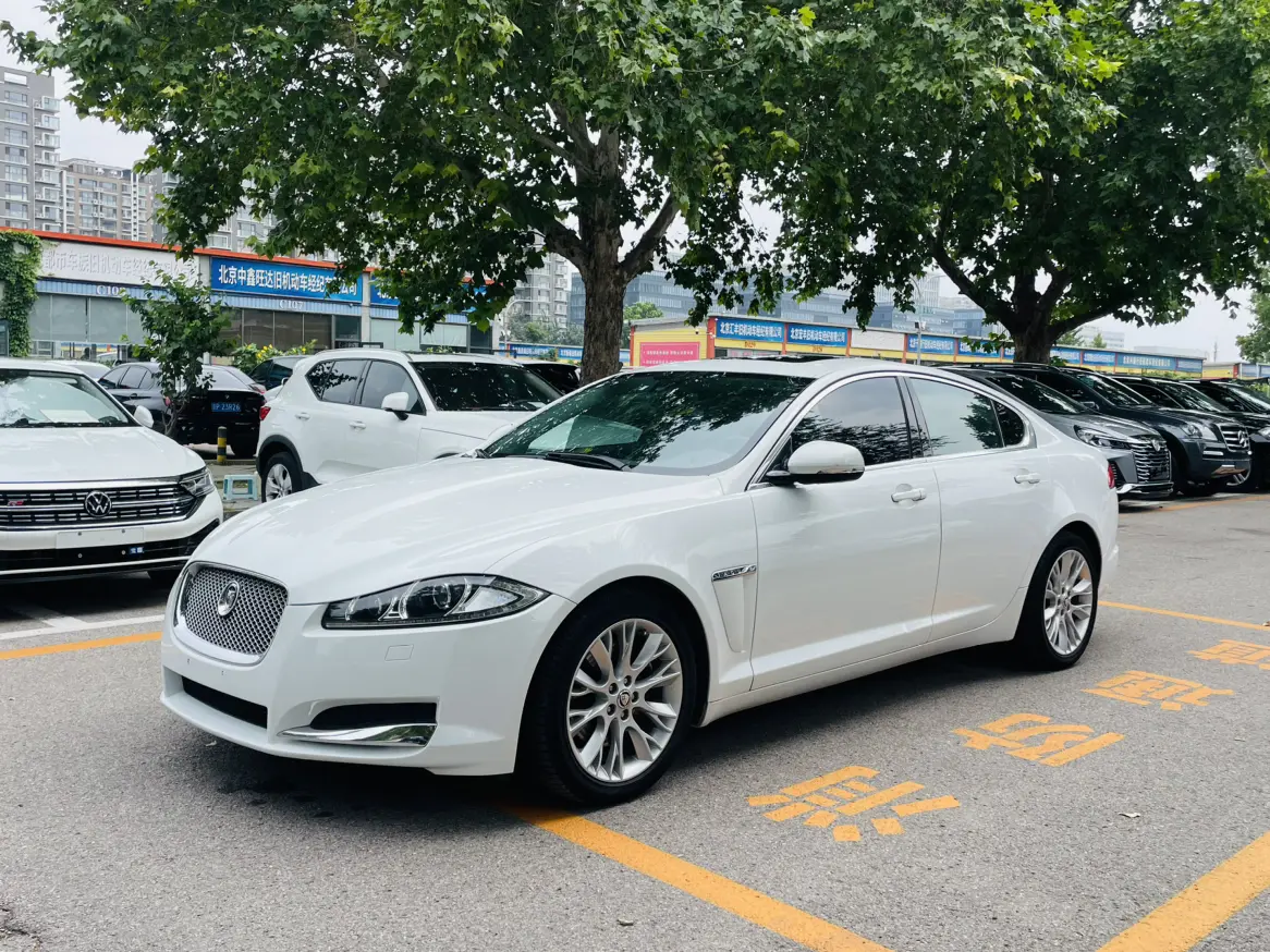 Jaguar XF