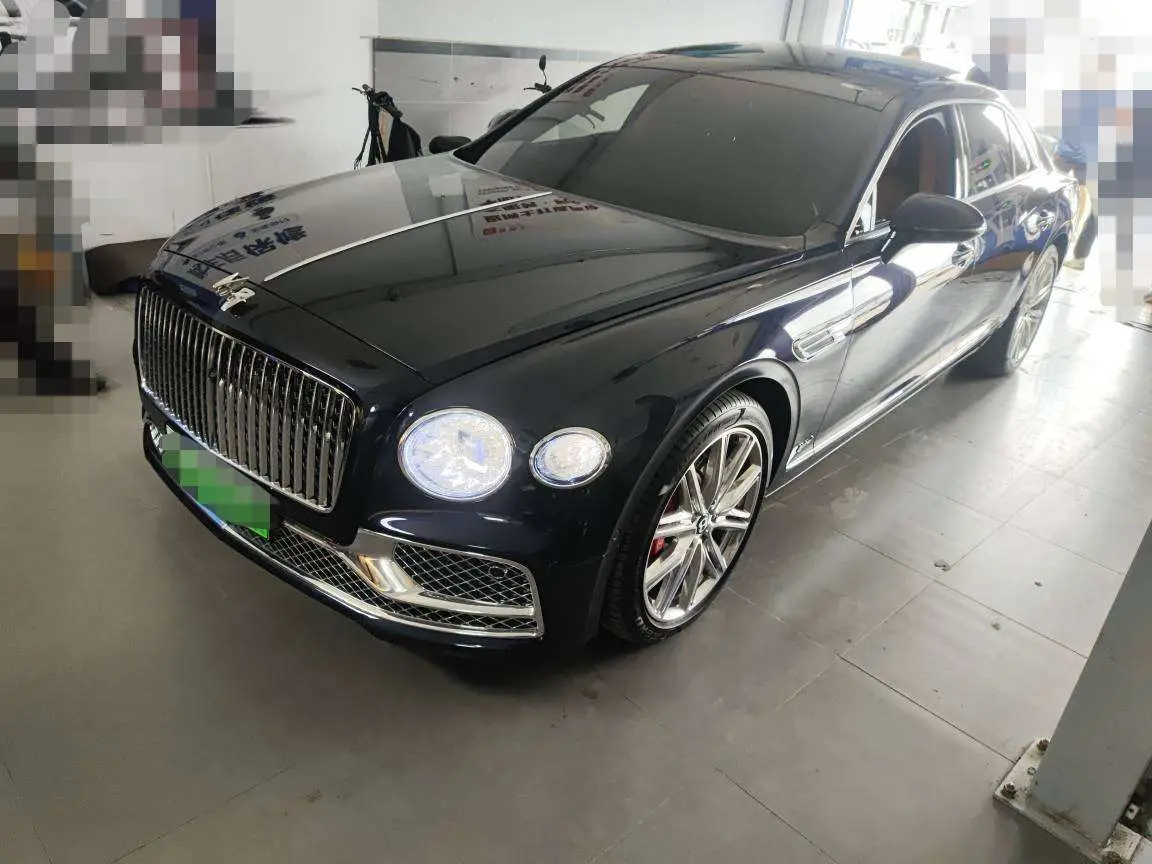 Bentley Flying Spur PHEV  из Китая