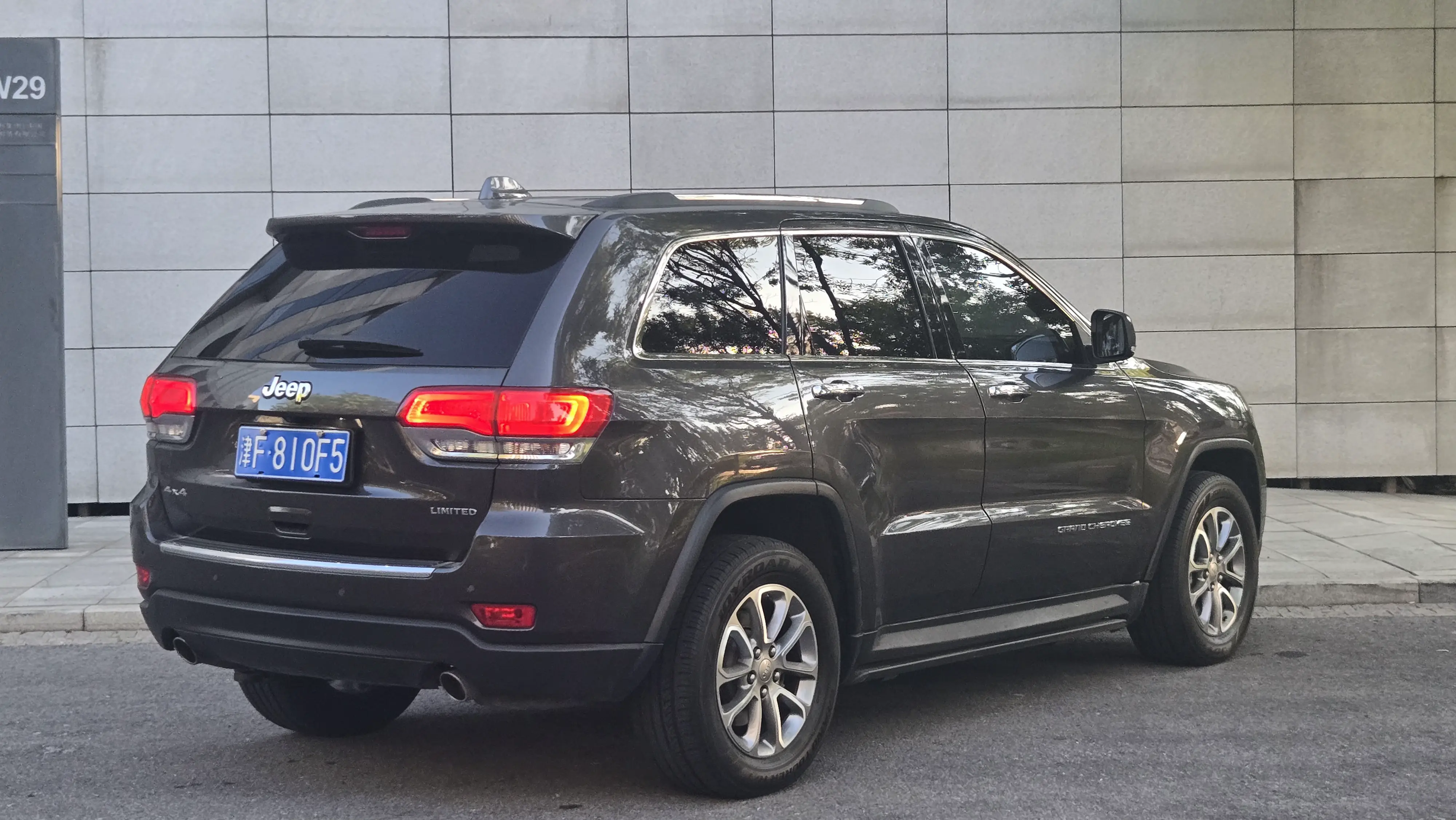 Jeep Grand Cherokee (imported)