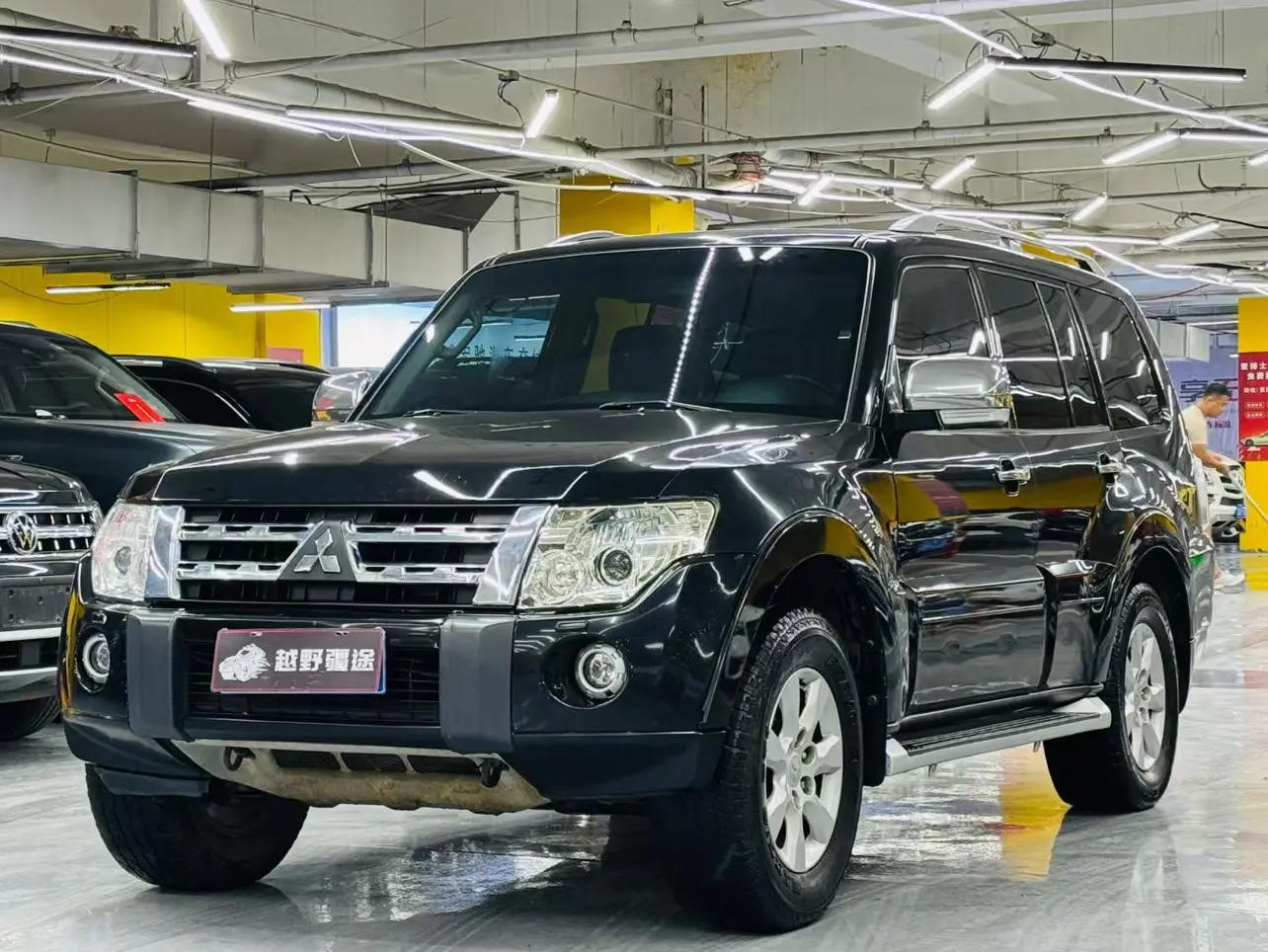 Mitsubishi Pajero (imported)