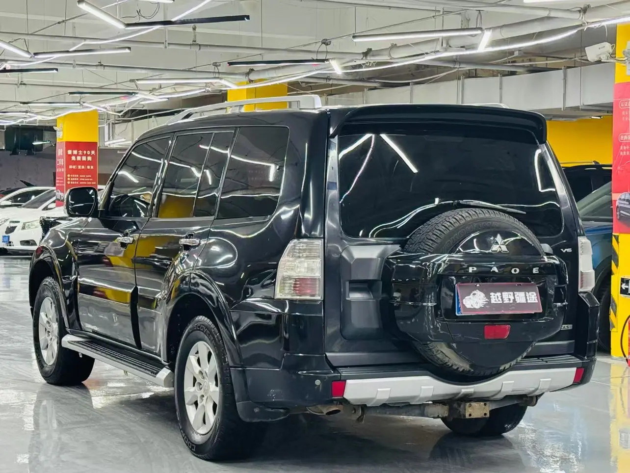 Mitsubishi Pajero (imported)