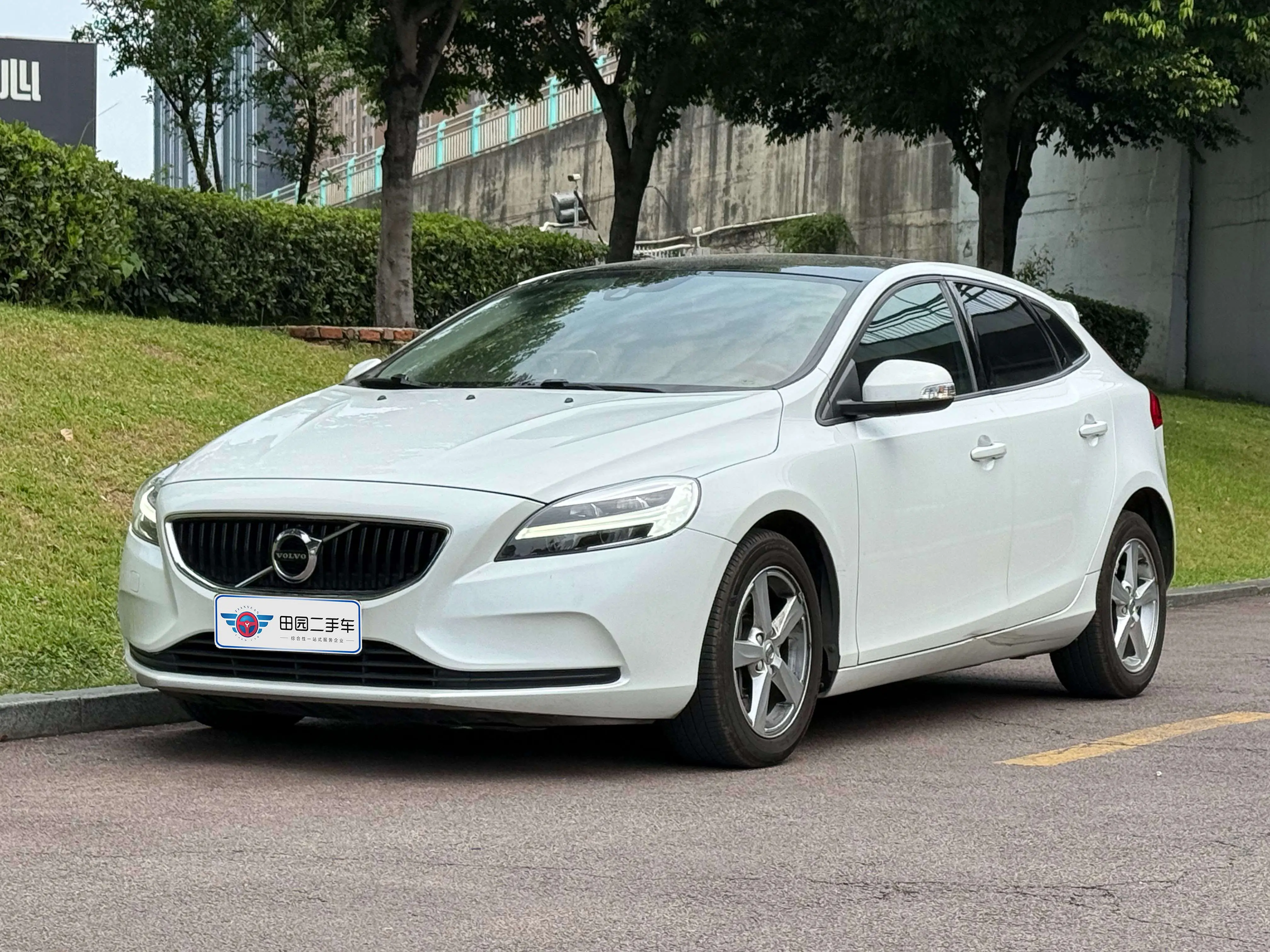 Volvo V40