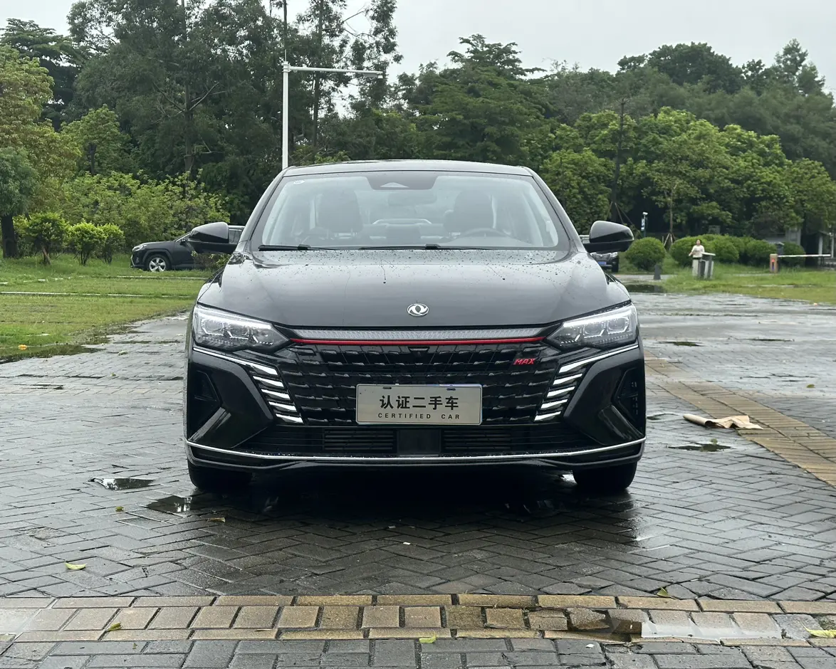 Dongfeng Yixuan MAX  из Китая