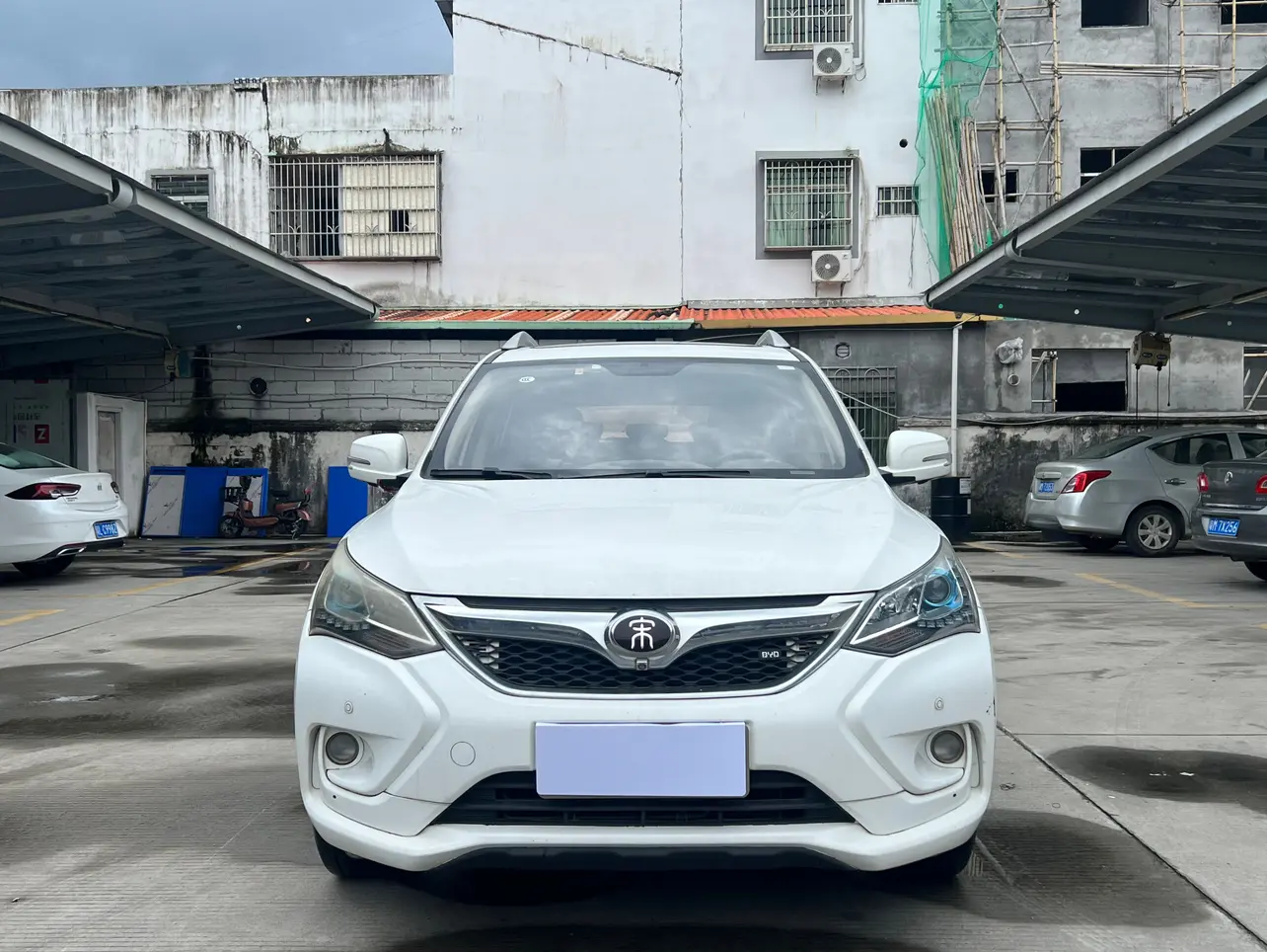 BYD Song  из Китая