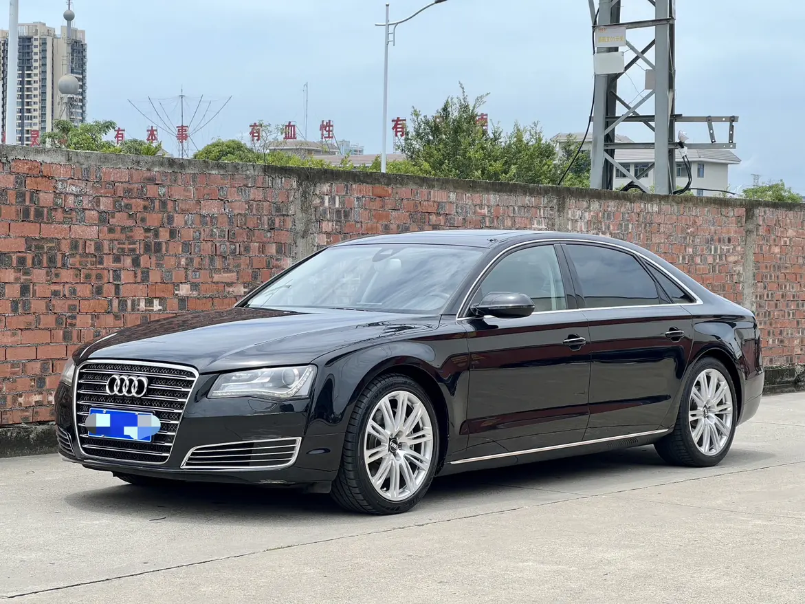 Audi A8  из Китая