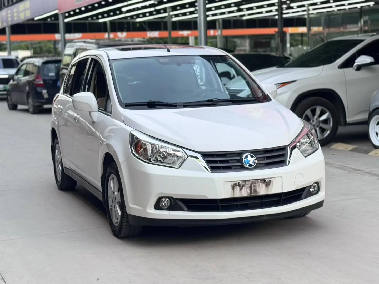 Kai Chen Venucia R50