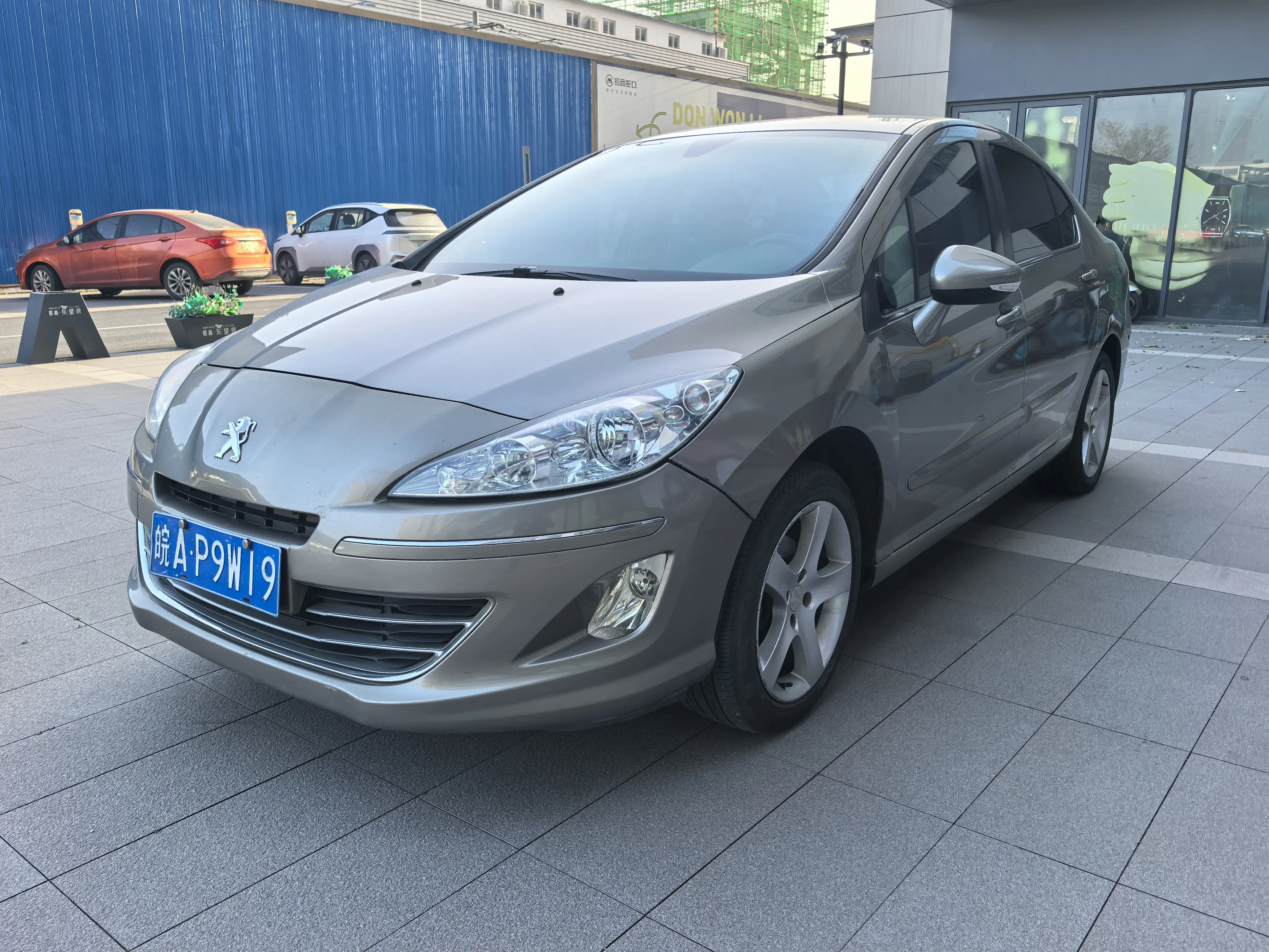 Peugeot 408