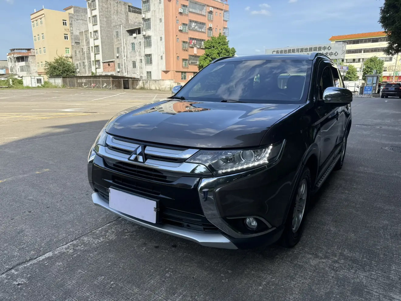 Mitsubishi Outlander (imported)