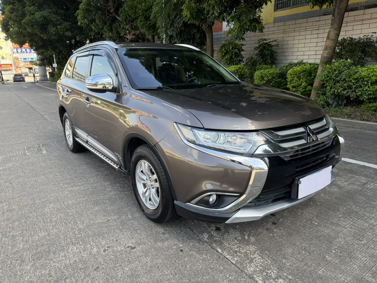 Mitsubishi Outlander (imported)