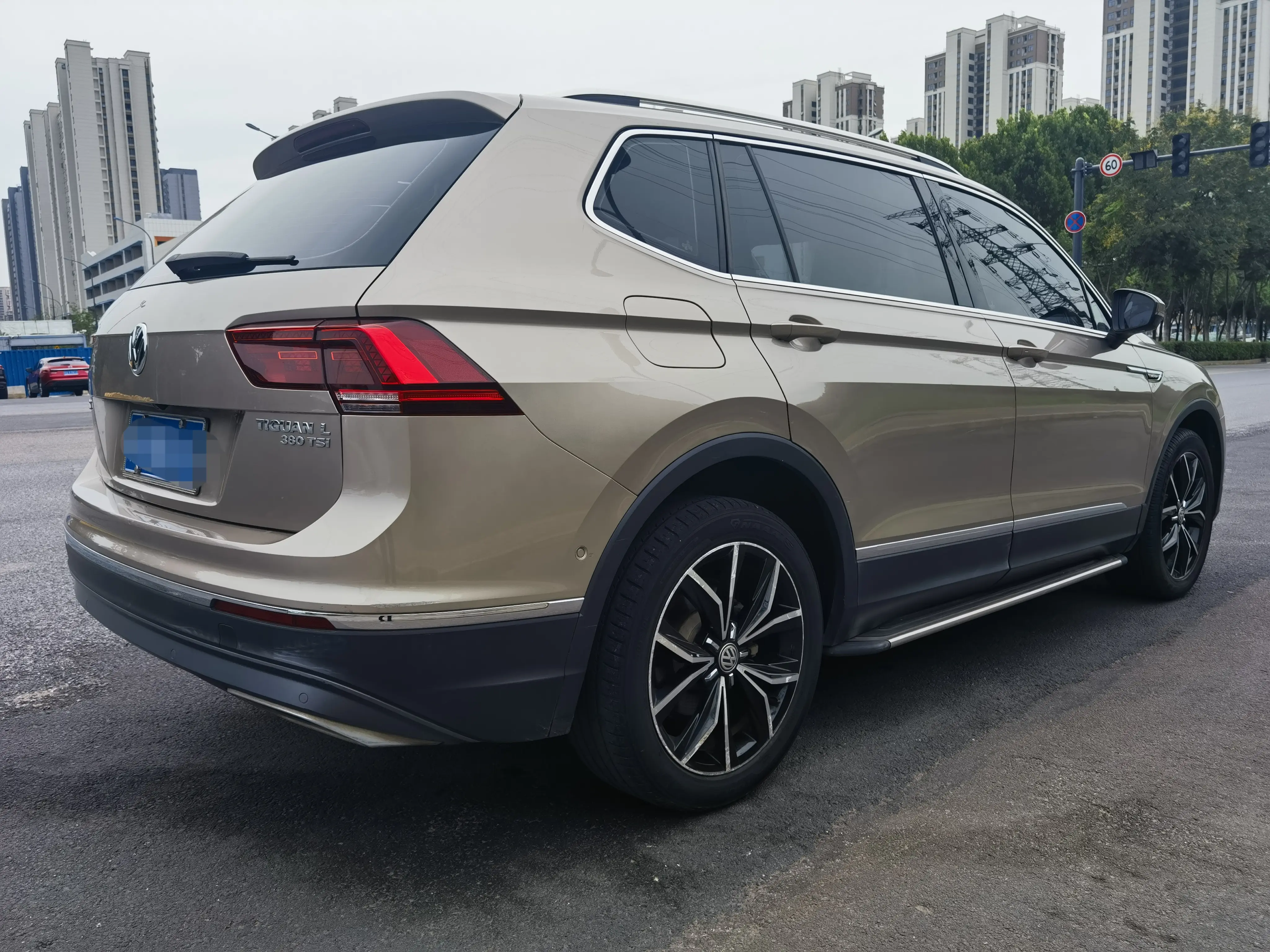 Volkswagen Tiguan L