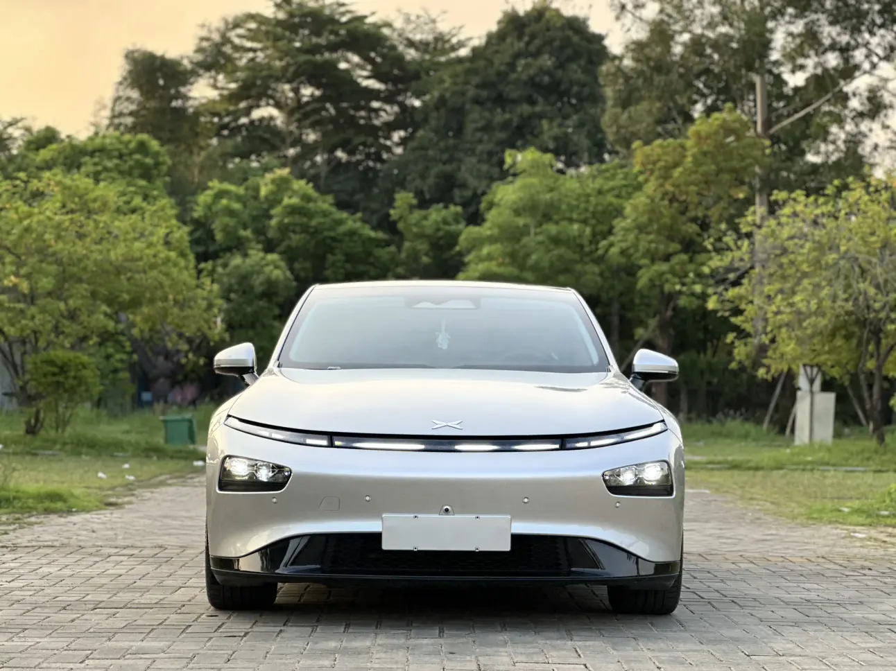 Xpeng P7  из Китая