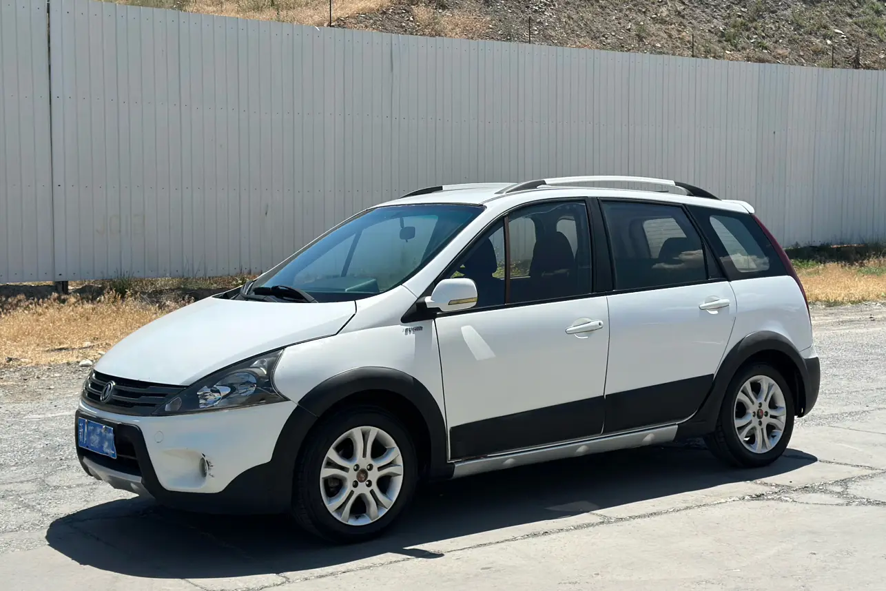 Forthing Jingyi  из Китая