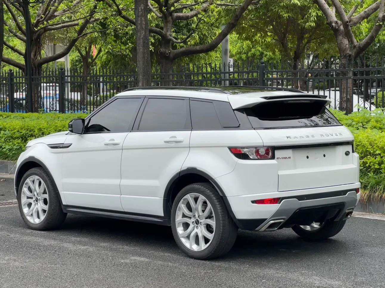Land Rover Range Rover Evoque (imported)