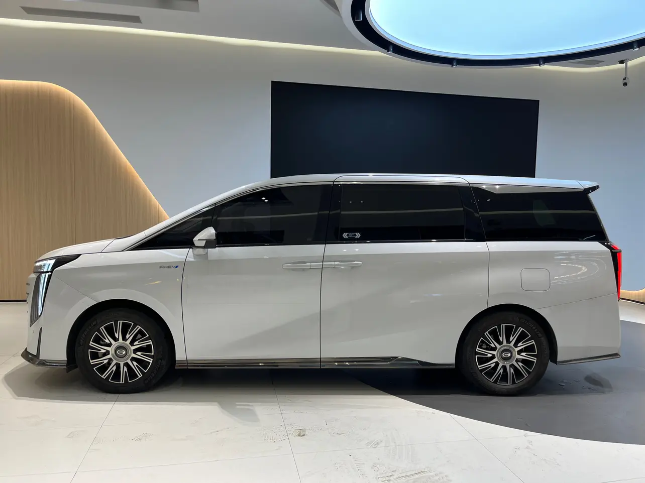 GAC Trumpchi E9 PHEV