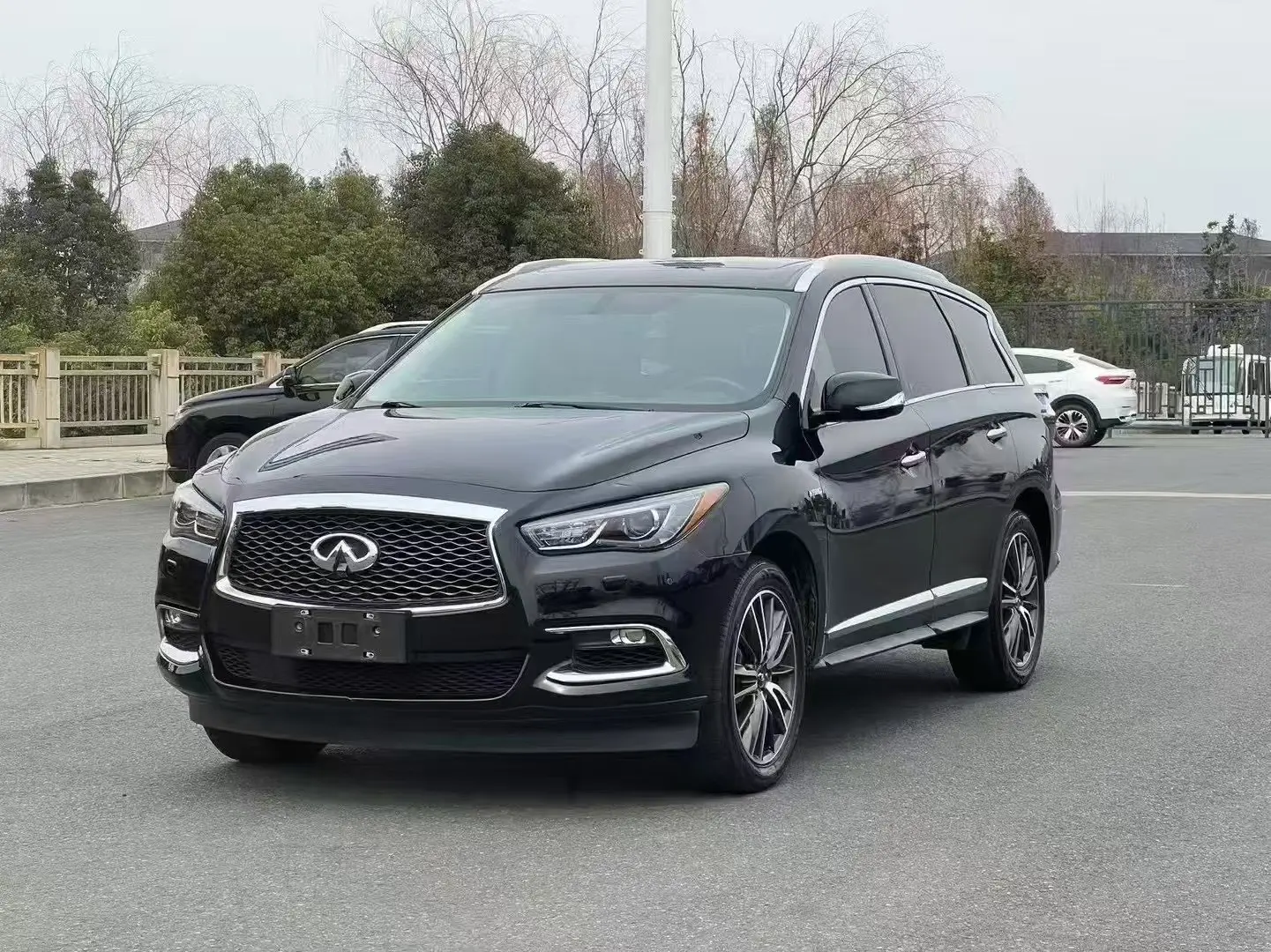 Infiniti QX60 (imported)