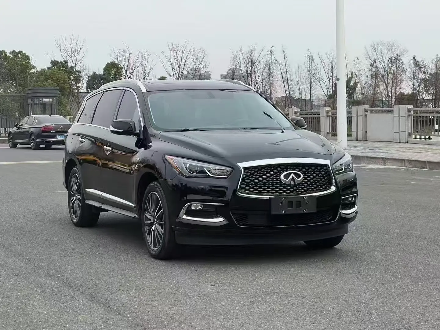 Infiniti QX60 (imported)
