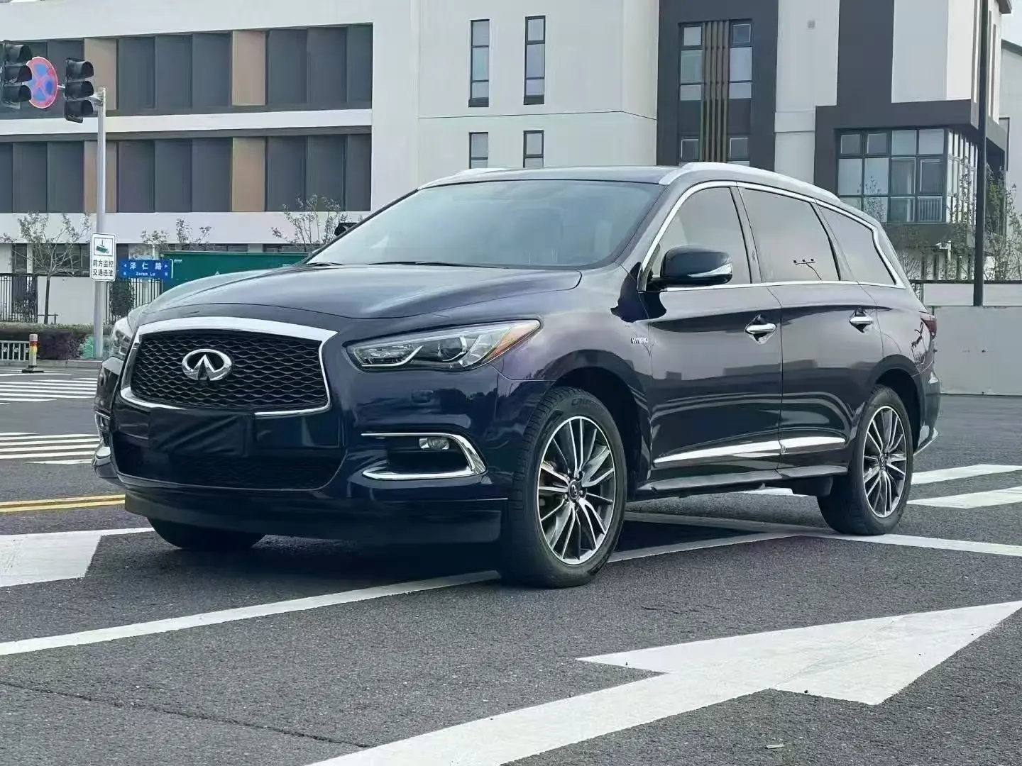 Infiniti QX60 (imported)