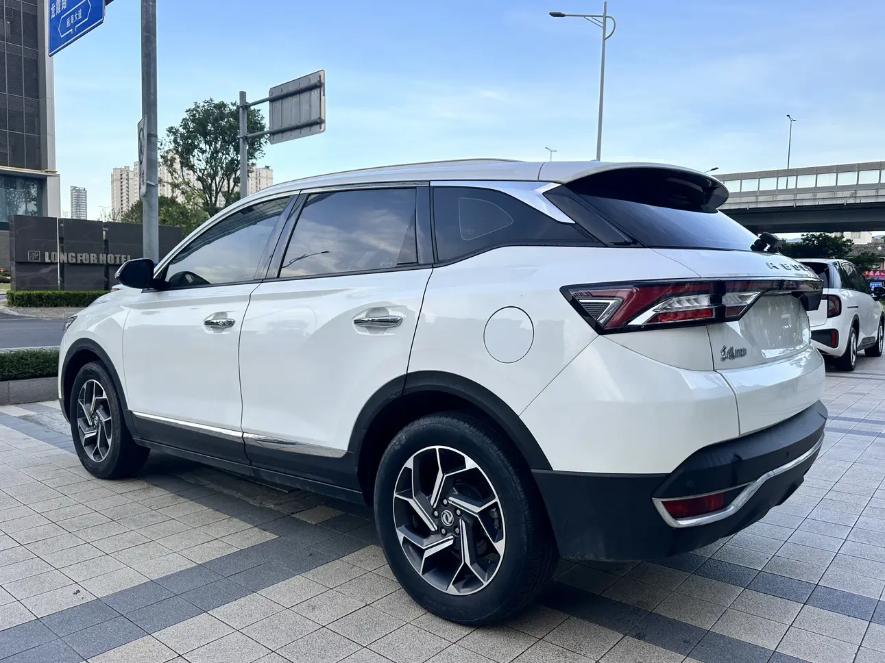 Dongfeng Fengshen AX7