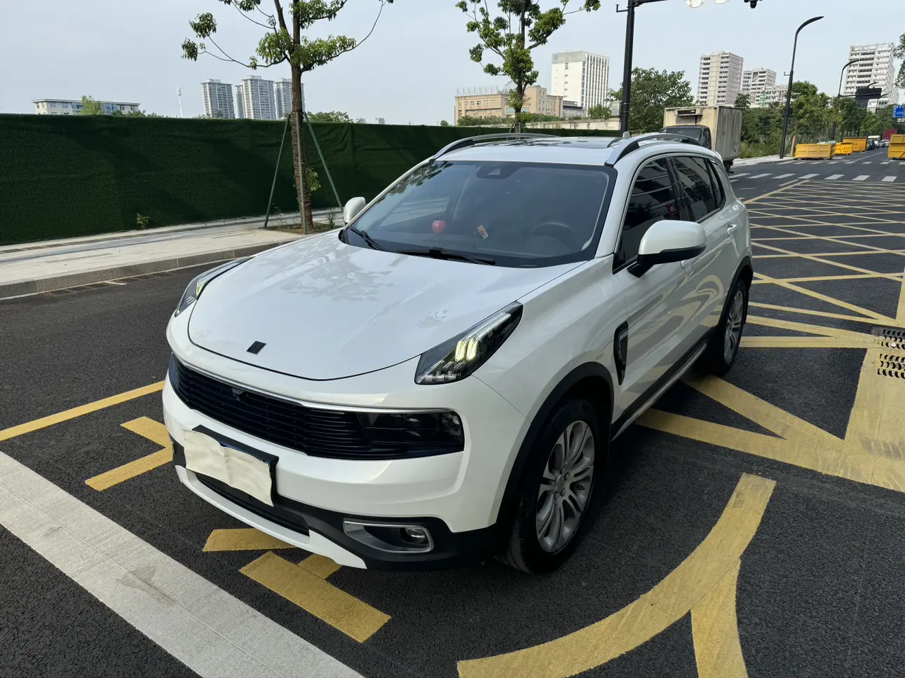 Lynk & Co 01