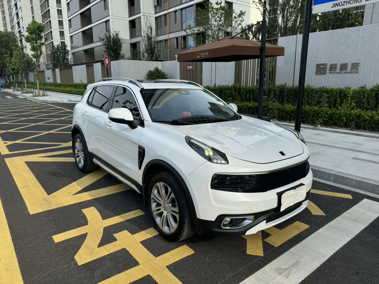 Lynk & Co 01