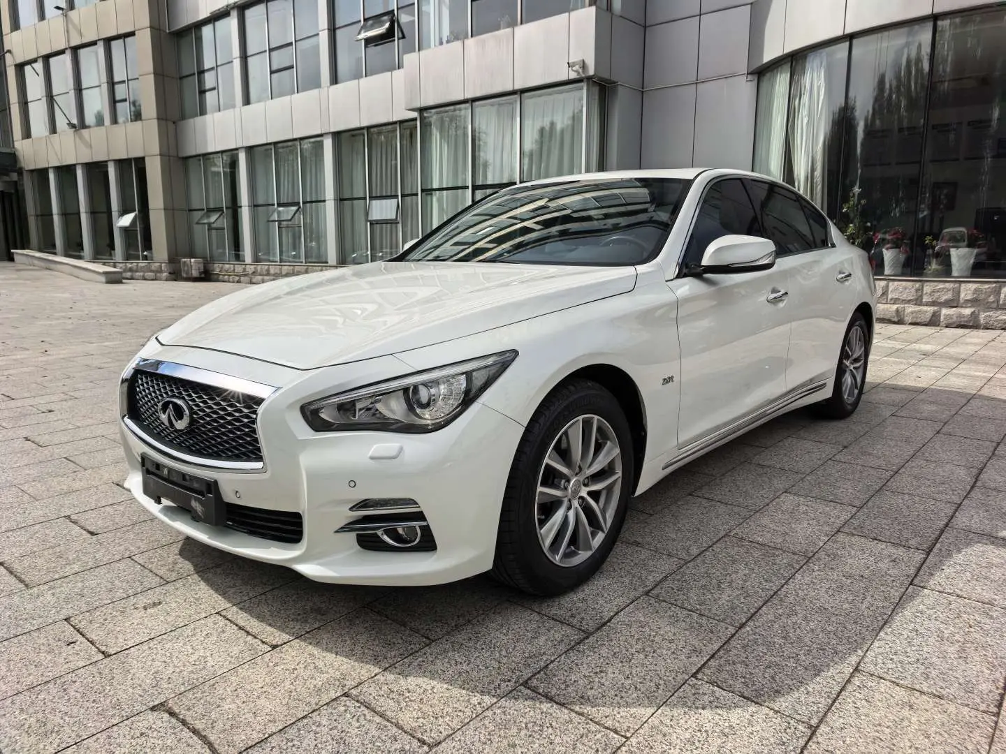 Infiniti Q50L