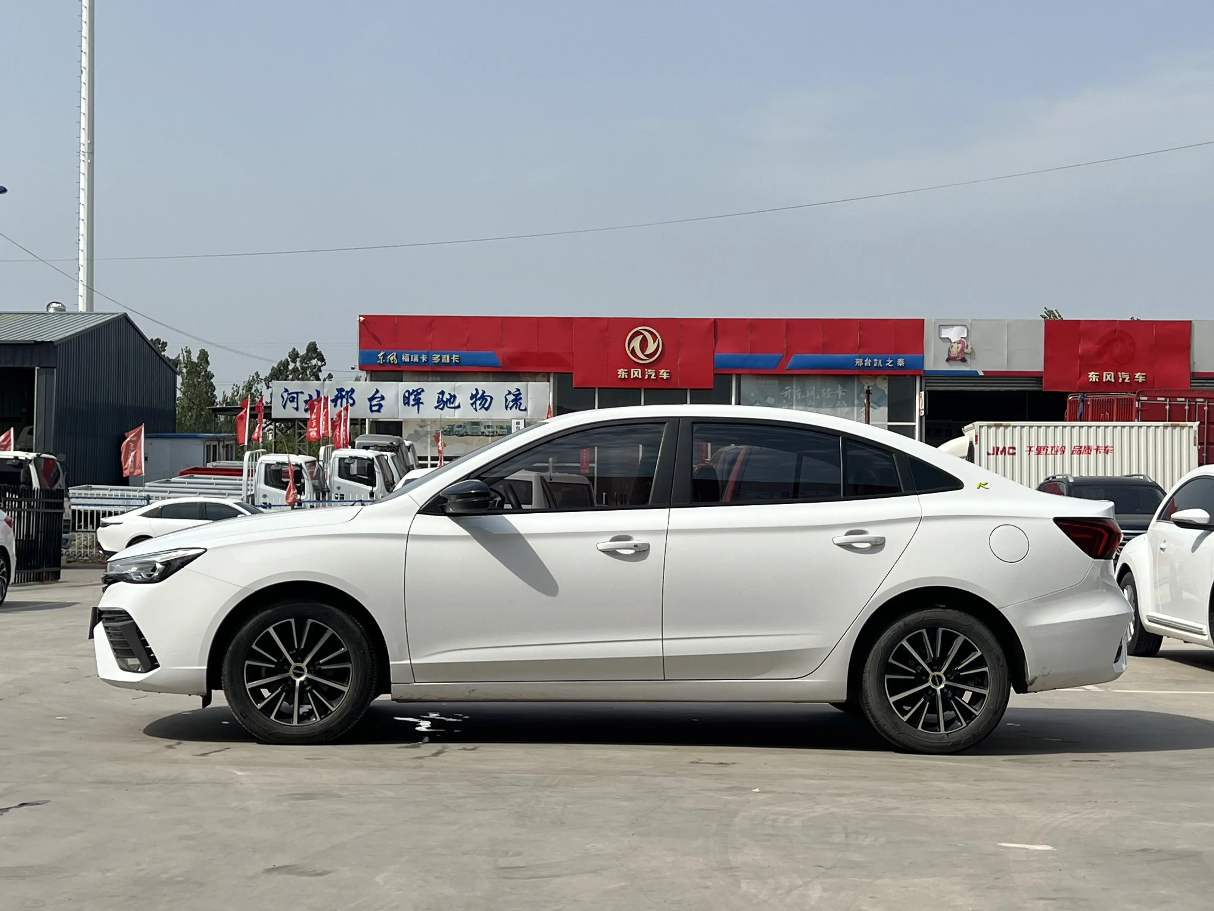 Roewe i5