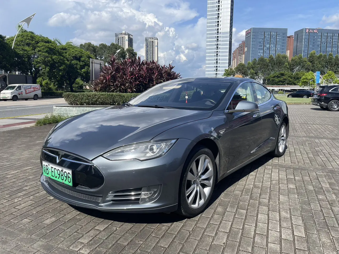 Tesla Model S  из Китая