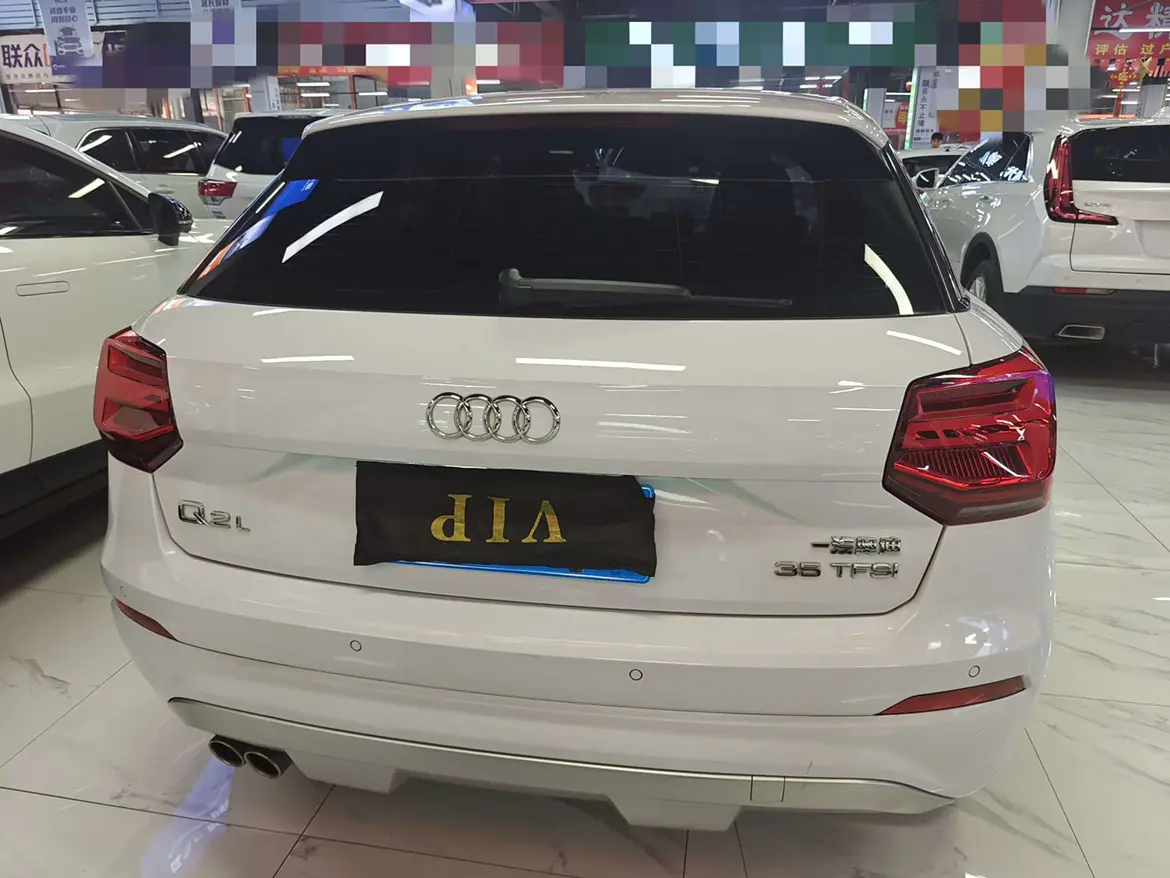 Audi Q2L