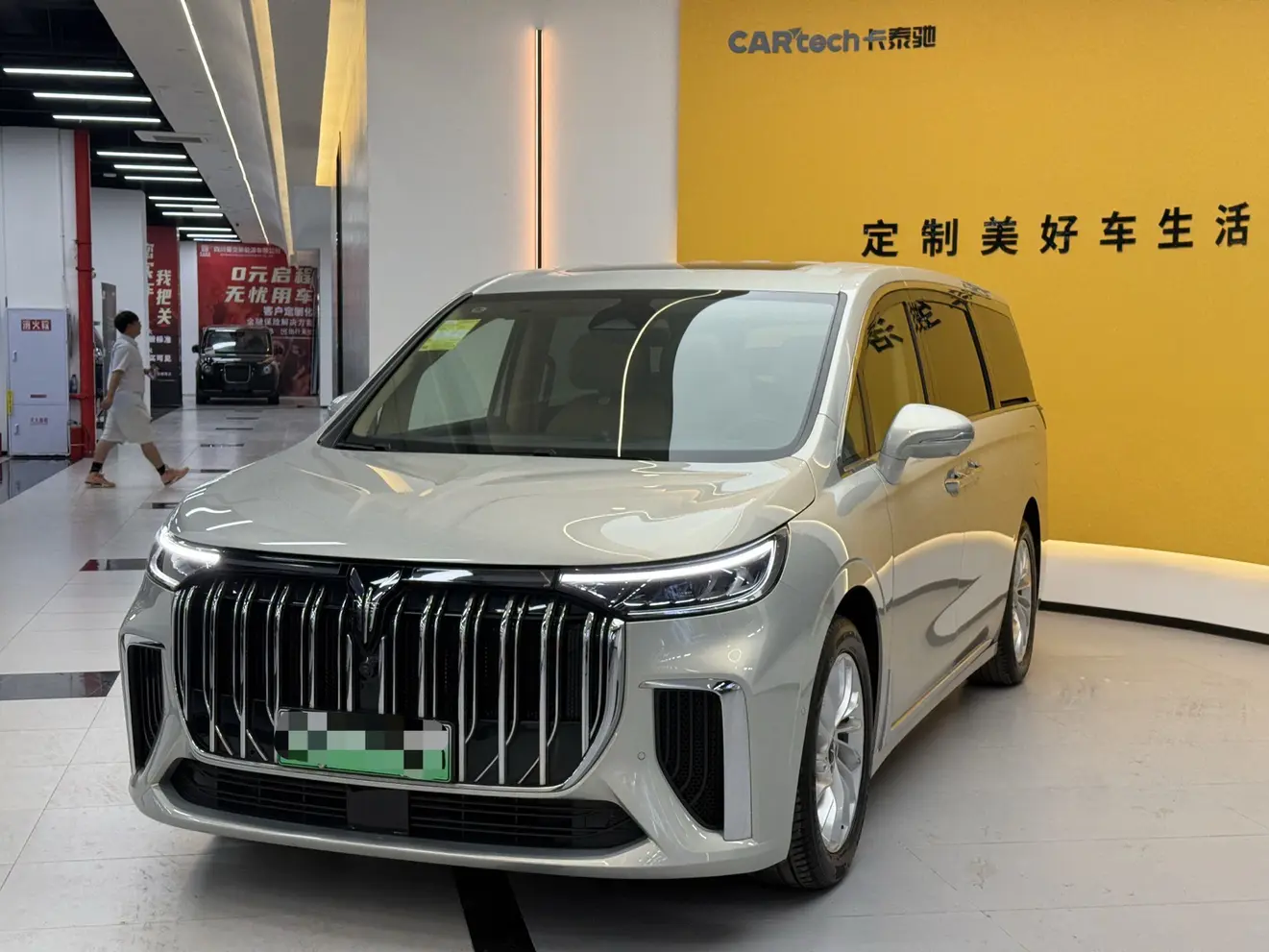 Voyah Lantu Dreamer PHEV  из Китая